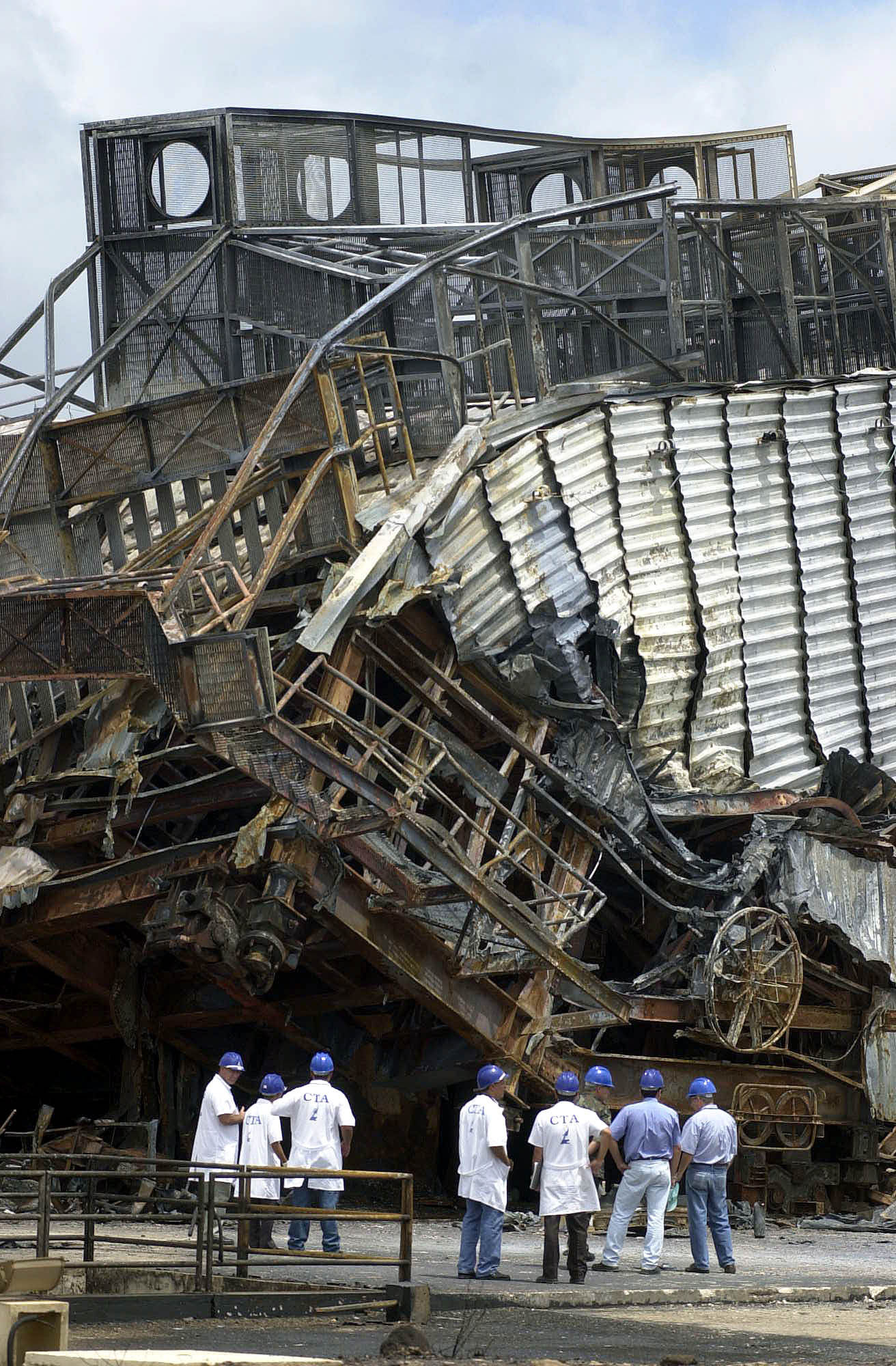 Análise Técnica do Relatório da Investigação do Acidente Ocorrido com o  VLS-1 V03, em 22 de agosto de 2003, em Alcântara, Maranhão.