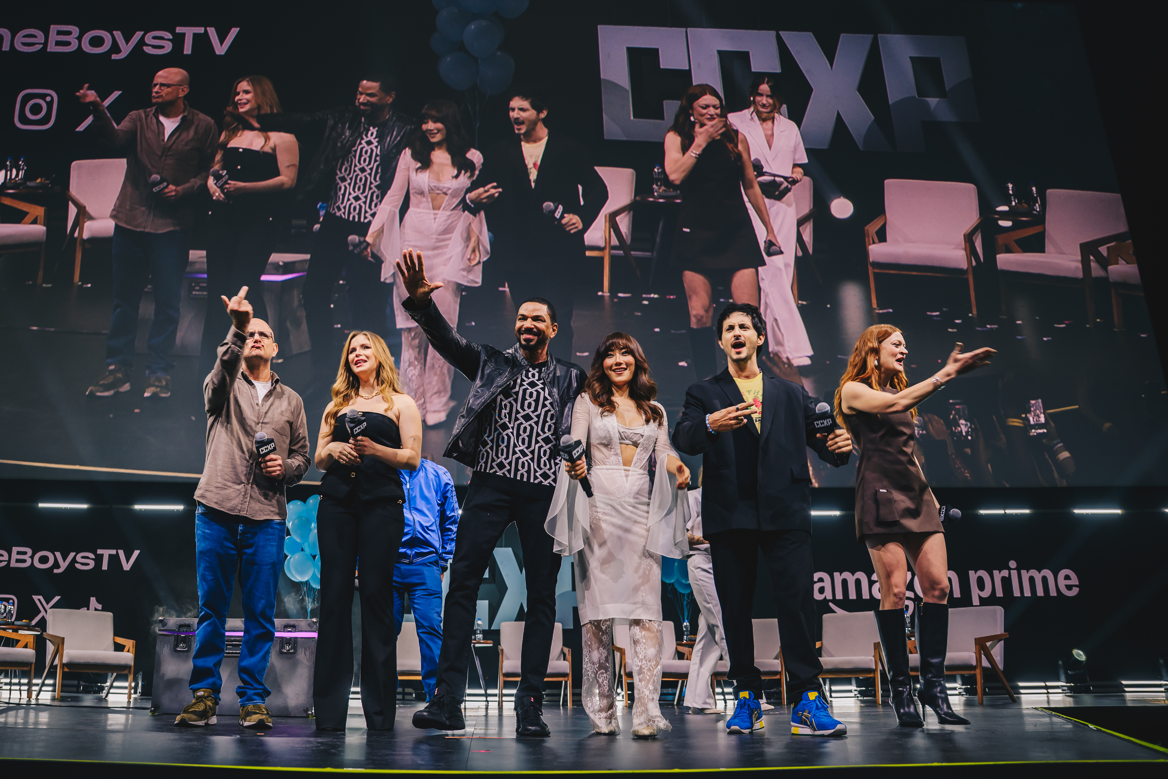 Promovendo temporada final, elenco de 'The Boys' faz juras de amor