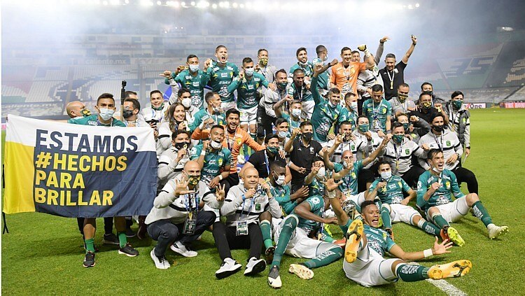Experiência na América do Sul e sistema de franquias levam futebol