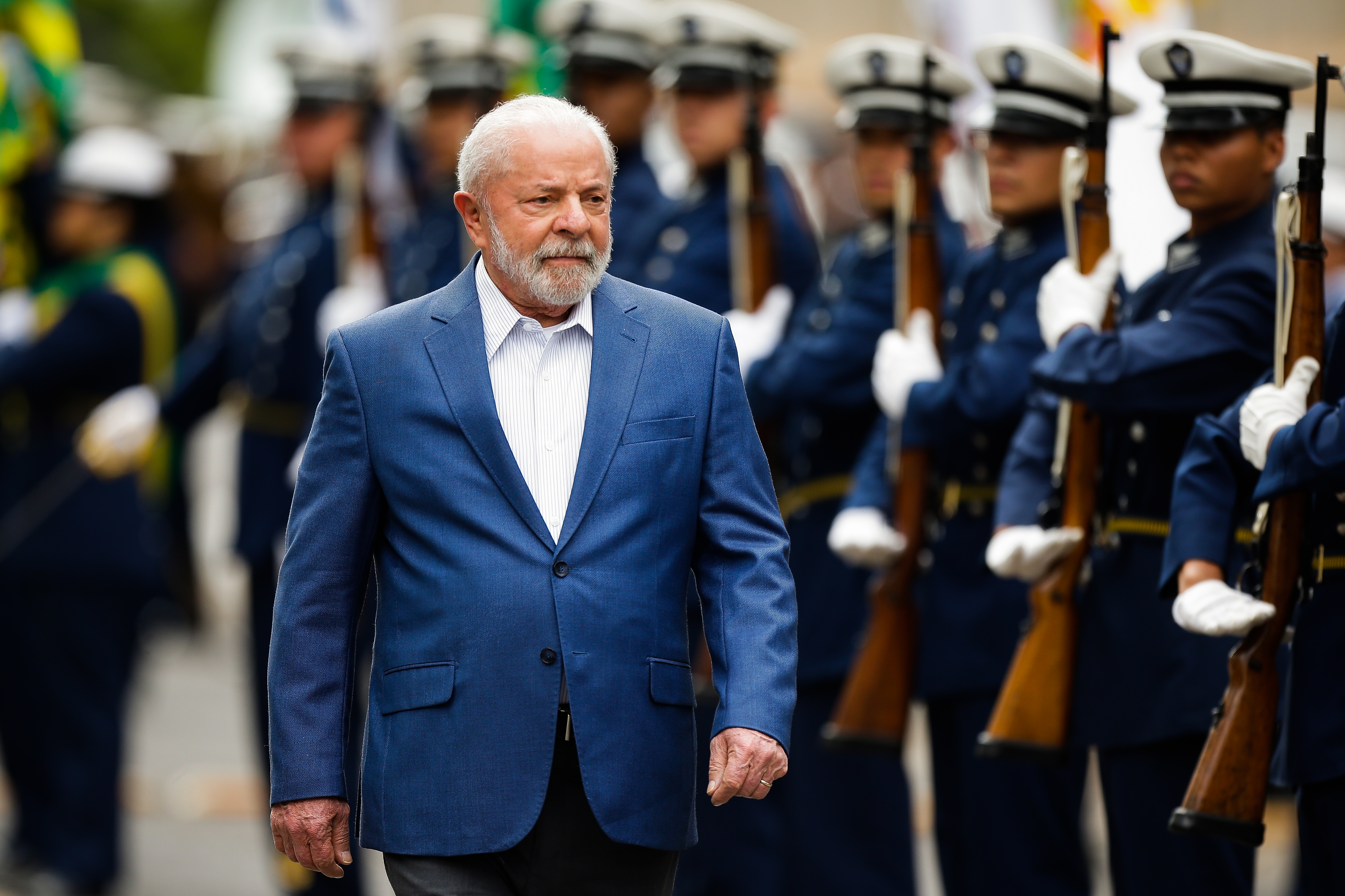 Governo Lula remove general do Exército do cargo de embaixador do