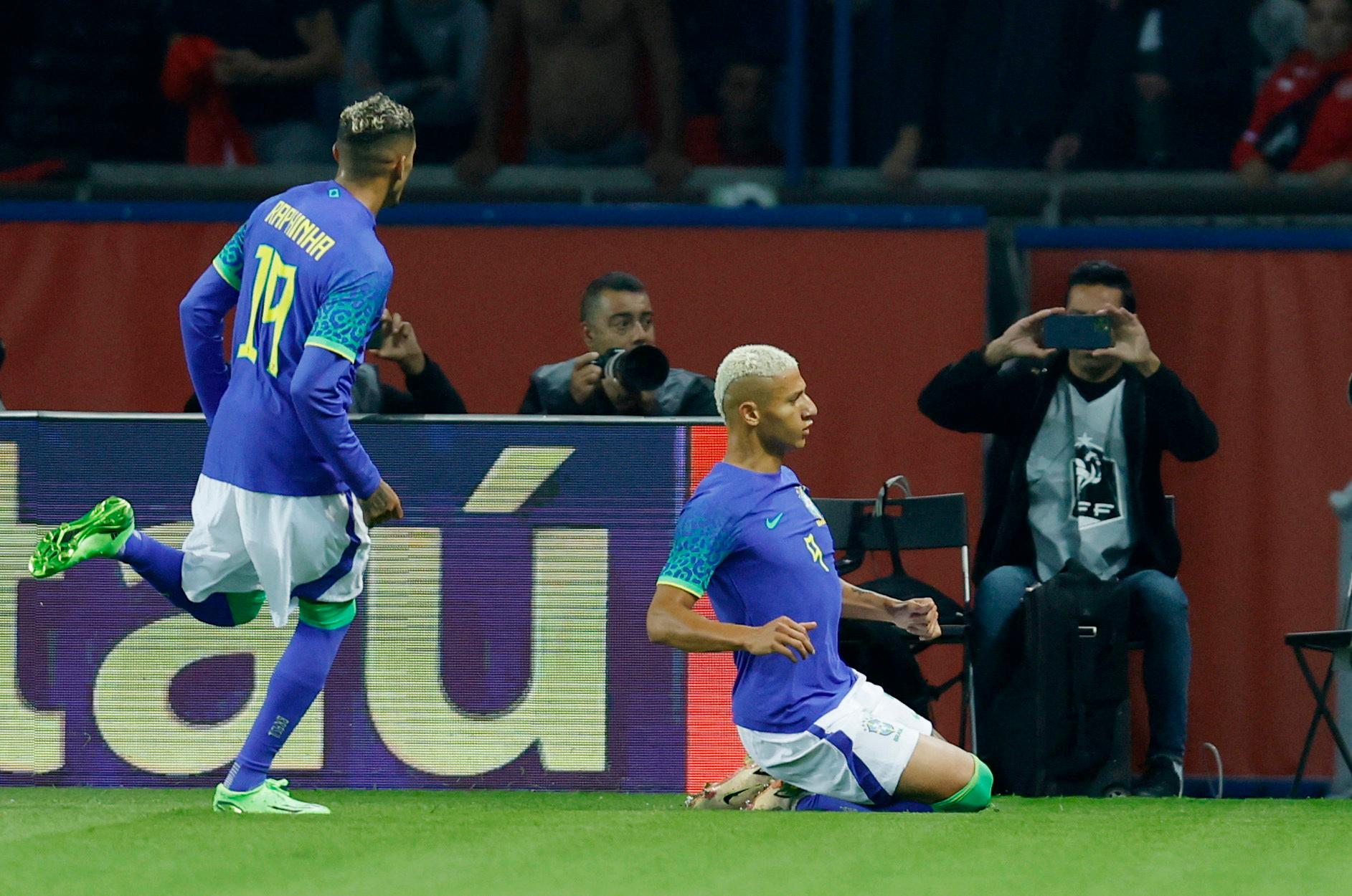 CBF repudia ato racista em jogo da Seleção, e Tite pede punições