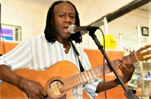 O cd de Carlos Mahlungo, as 'Conversas com Juli Manzi', os shows ...