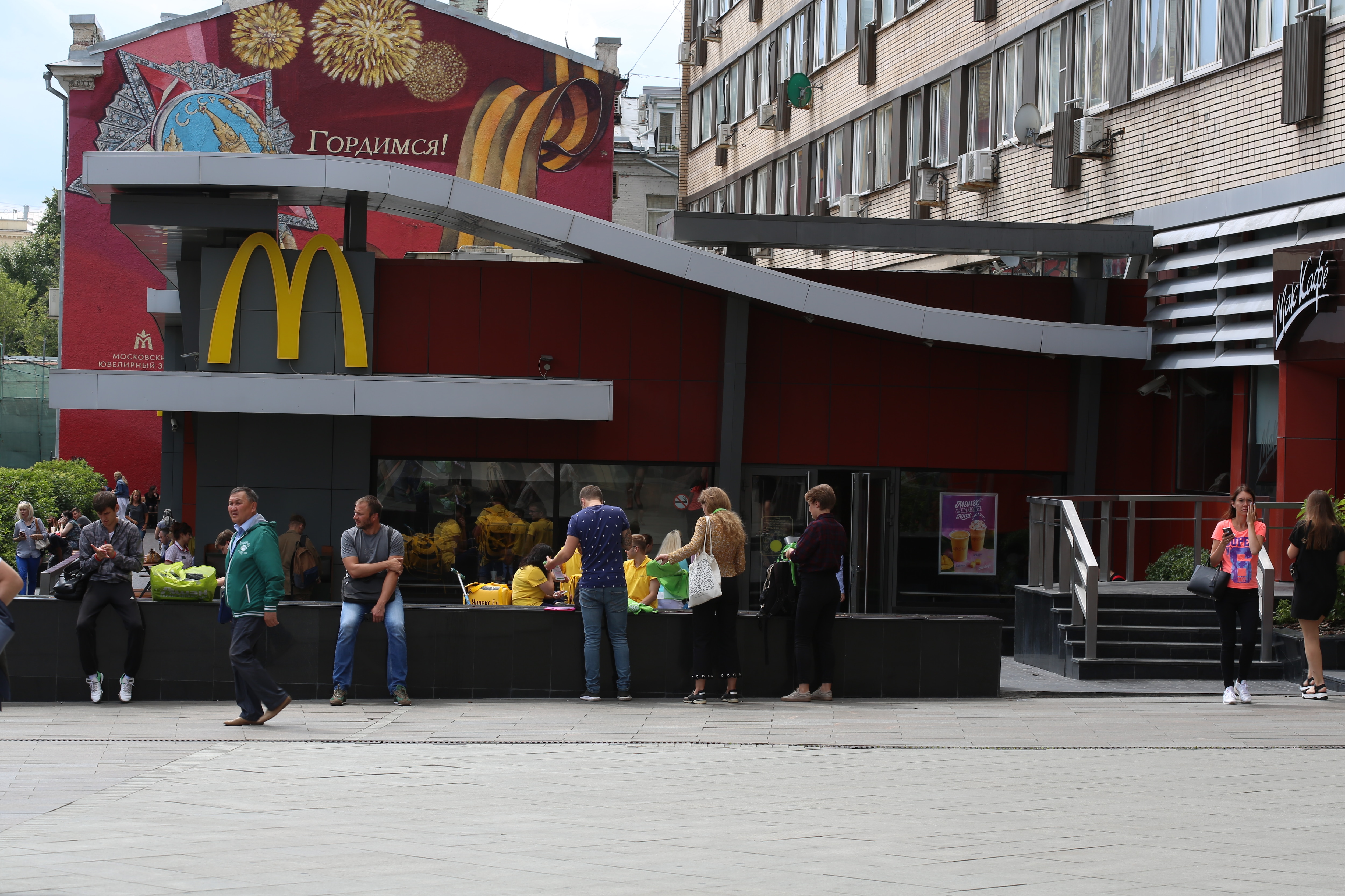 1º McDonalds da Rússia é símbolo da abertura do país ao capitalismo