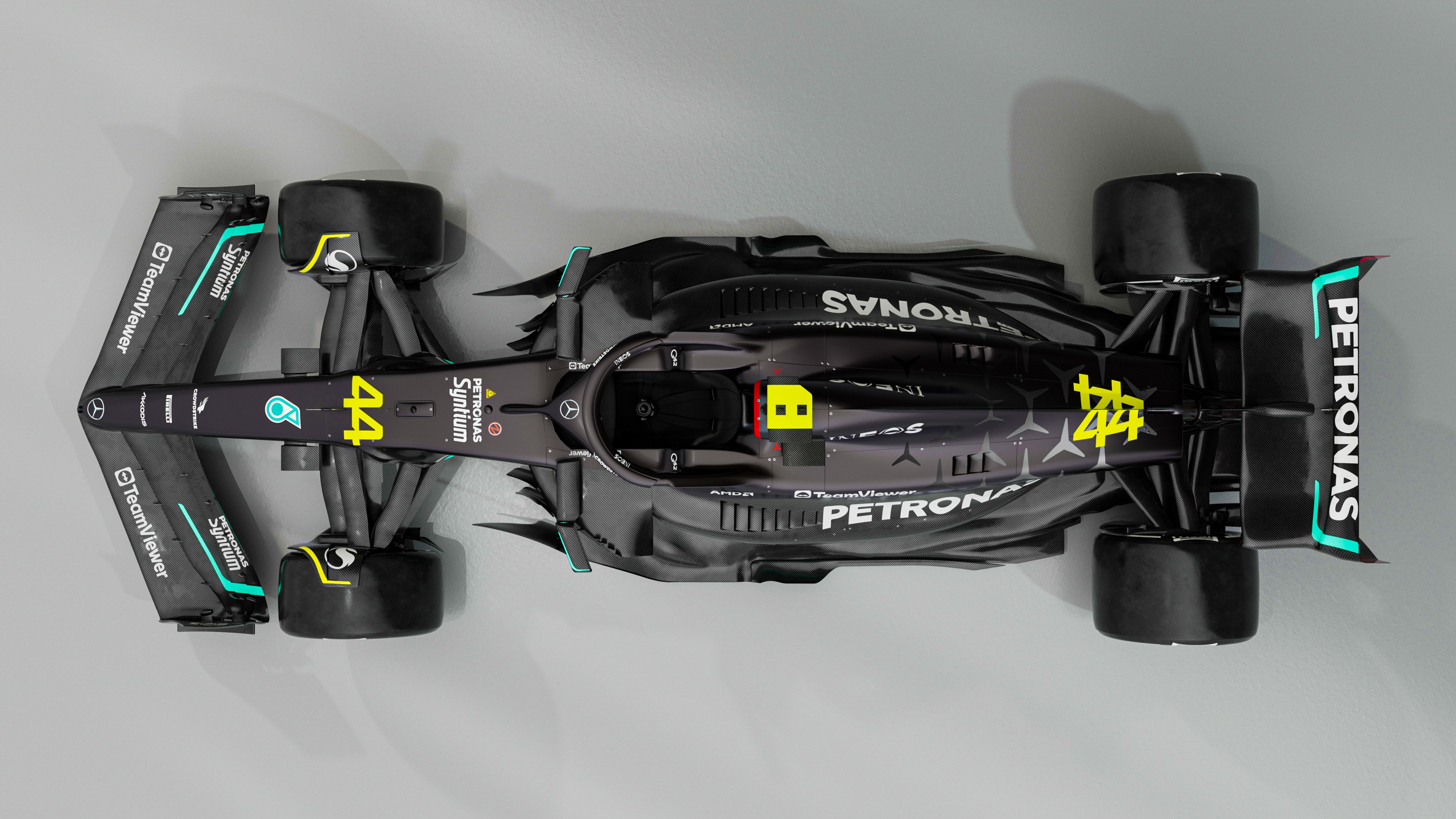 Mercedes apresenta novo carro da F1. Pintura prata retorna