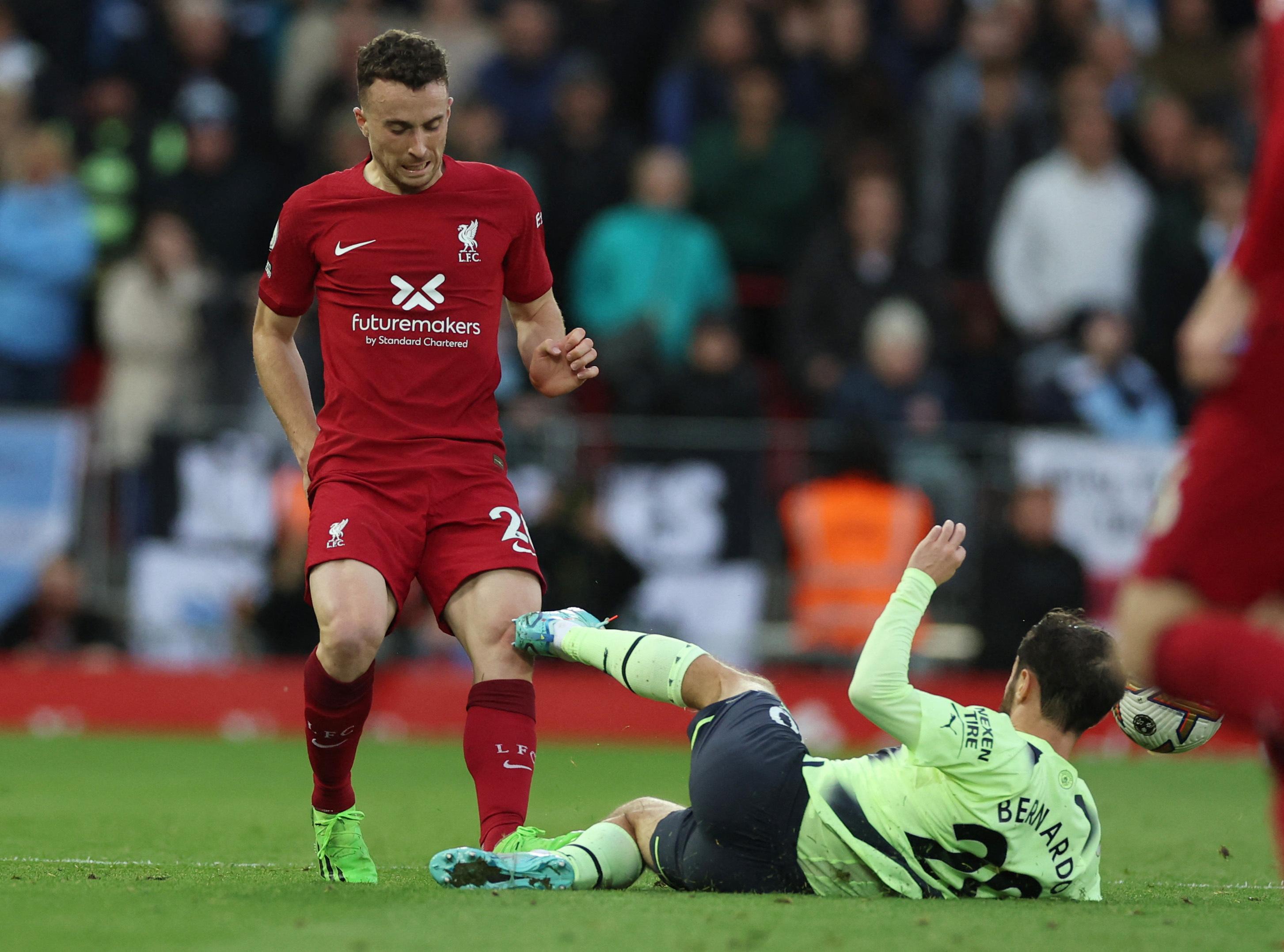 Diogo Jota desfalca Liverpool quase dois meses devido a lesão