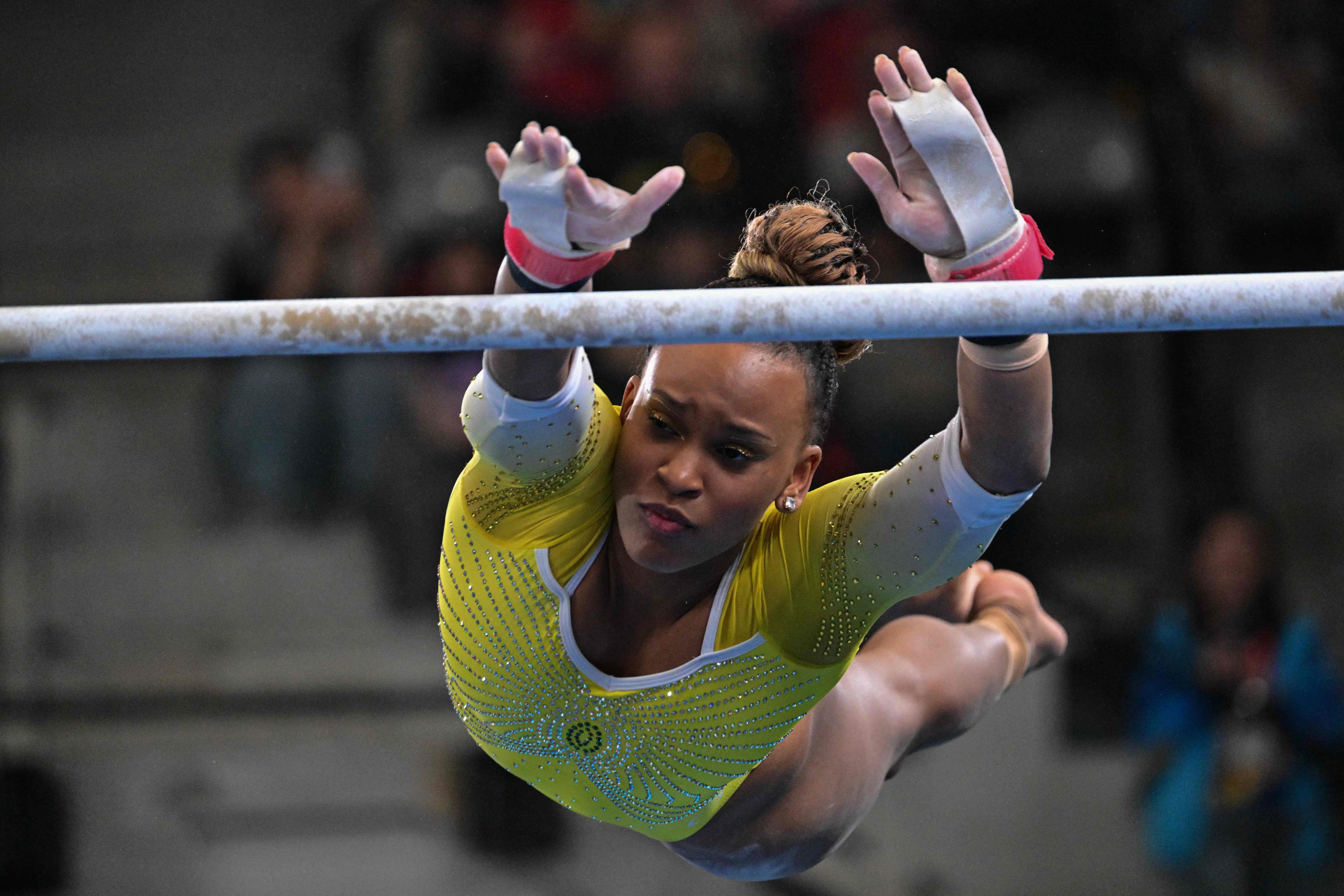 Rebeca Andrade e Simone Biles dançam juntas na festa do Mundial de Ginástica;  assista