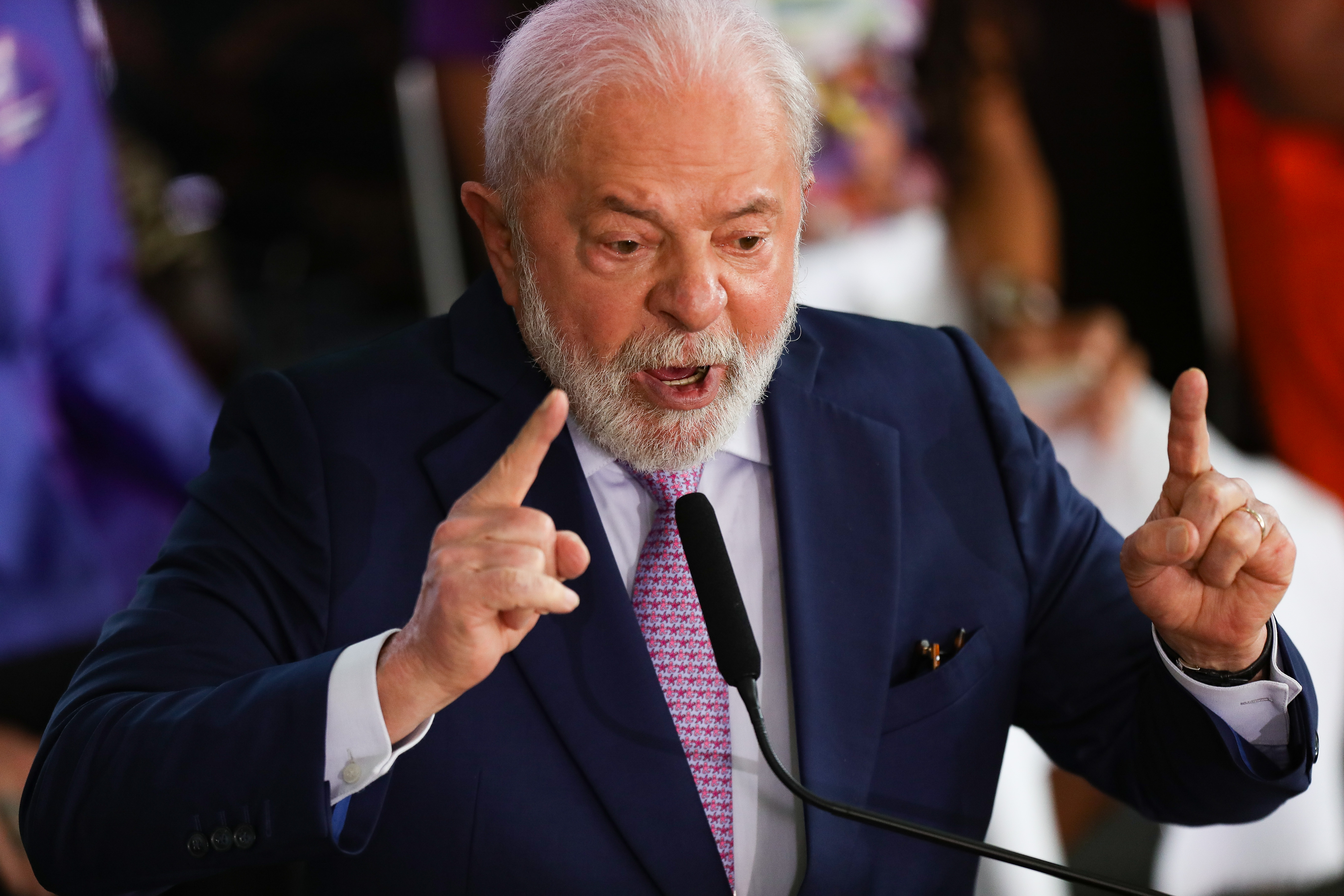 Lula ganha tempo para tentar barrar CPMI de 8 de janeiro?