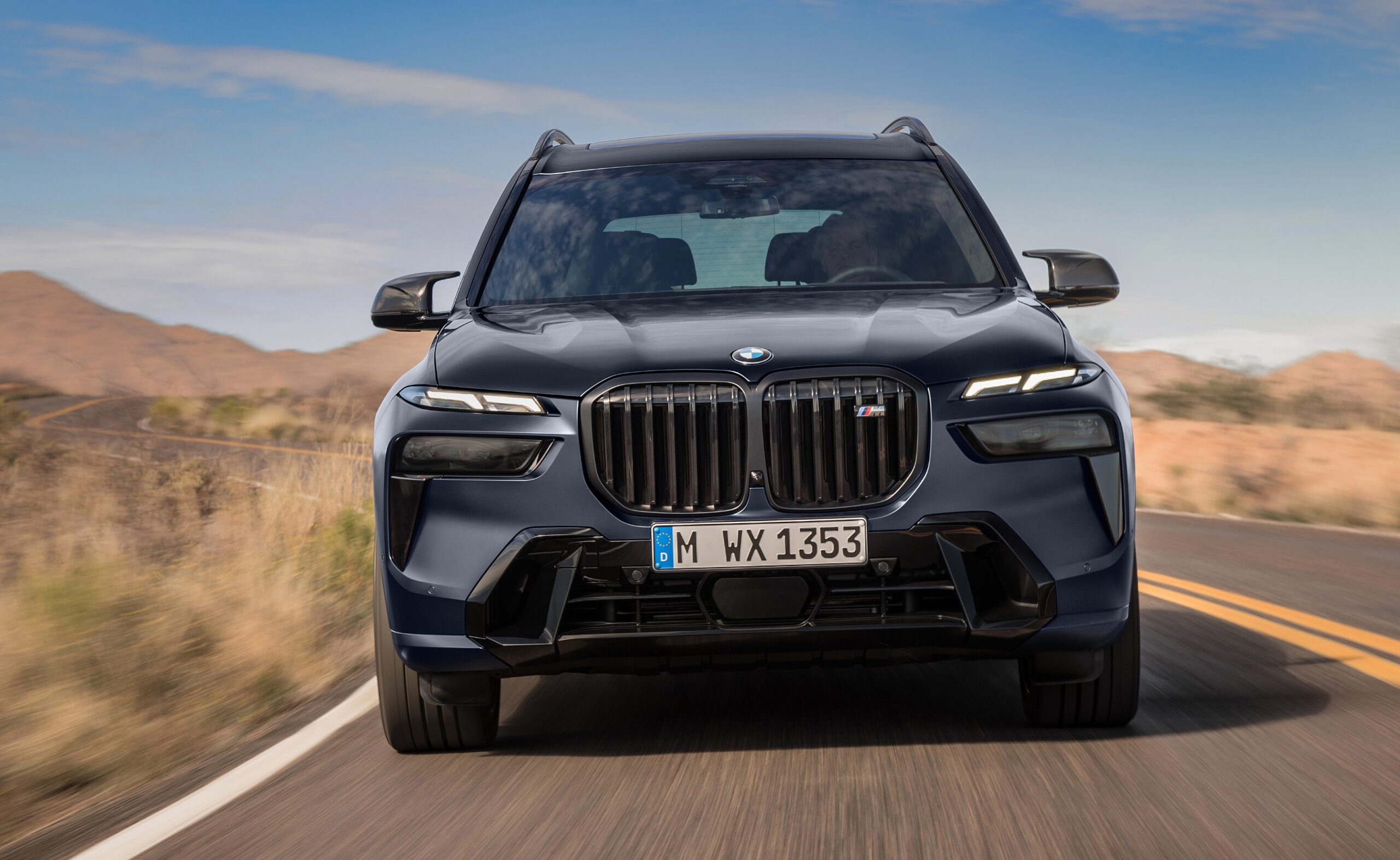 Novo BMW X7 chega ao Brasil com 7 lugares e motor de mais de 500