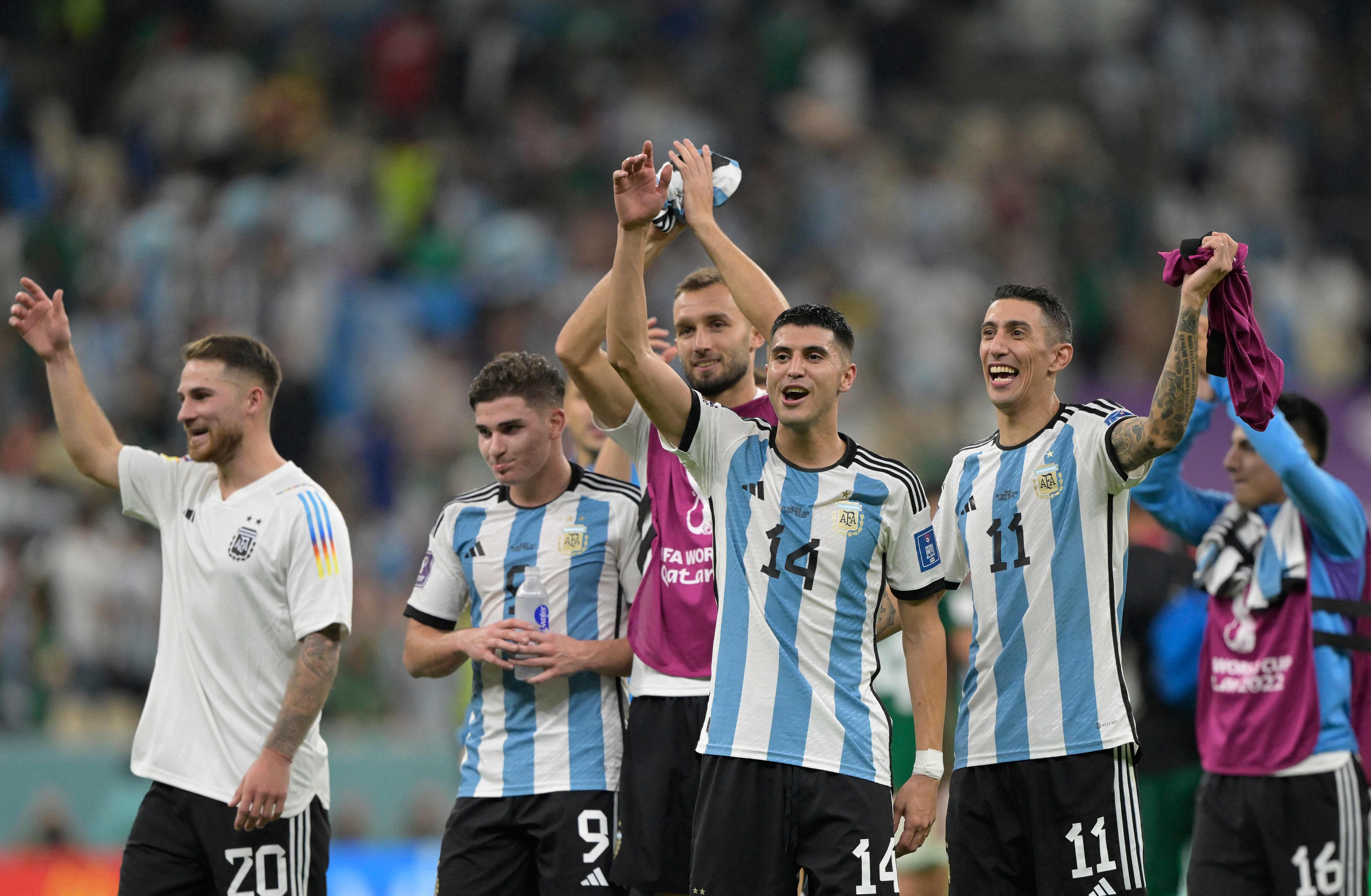 Jogadores da Argentina cantam música com provocação ao Brasil após