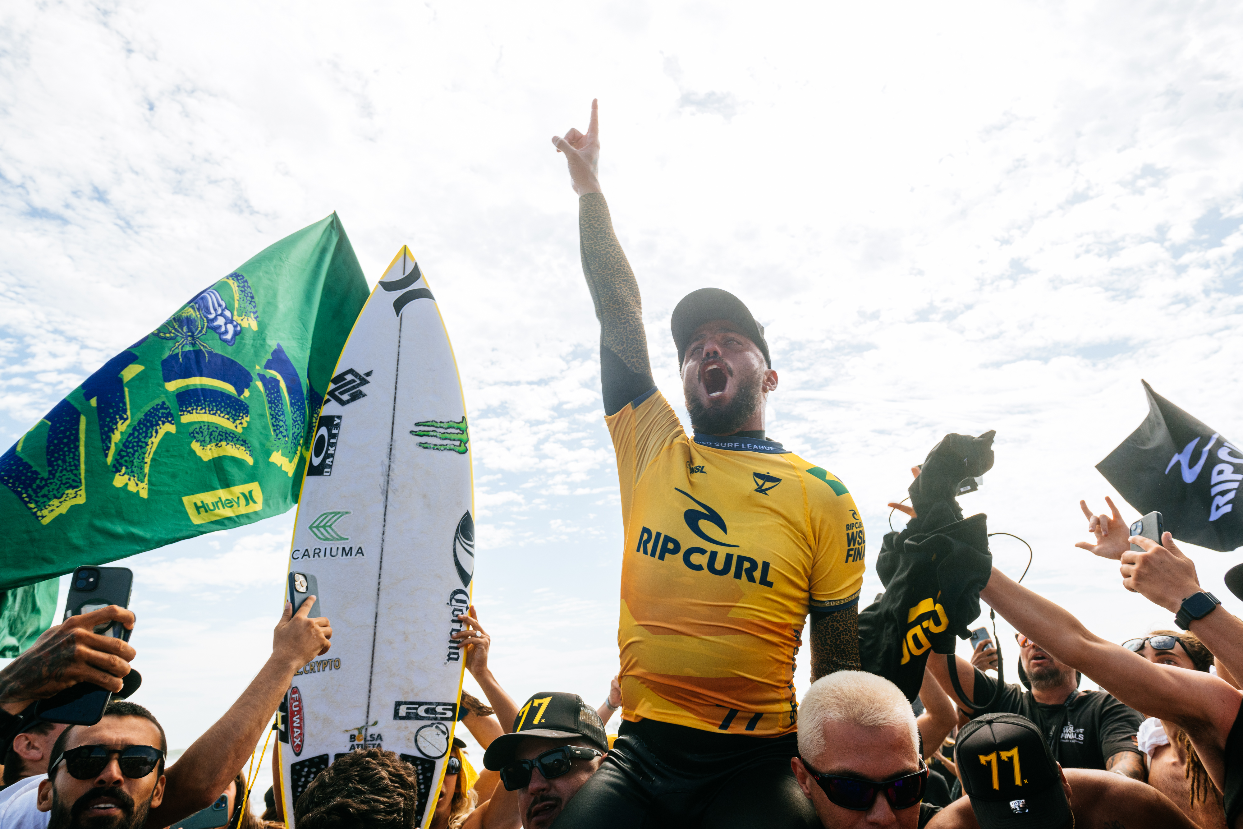 Filipe Toledo é o campeão mundial de surfe de 2022