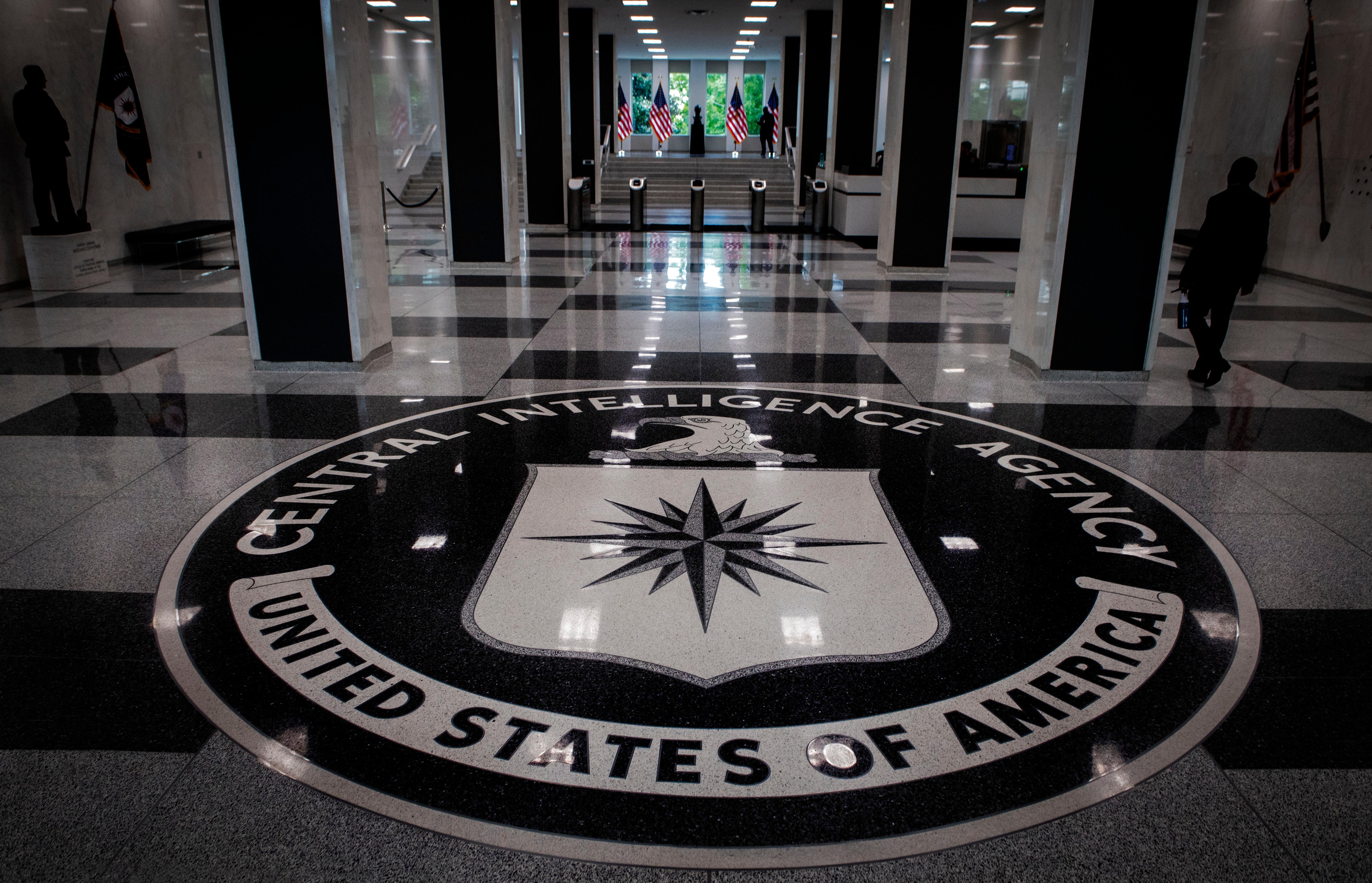 Por que esta foi uma semana profundamente sinistra para as agências de  espionagem? - Estadão