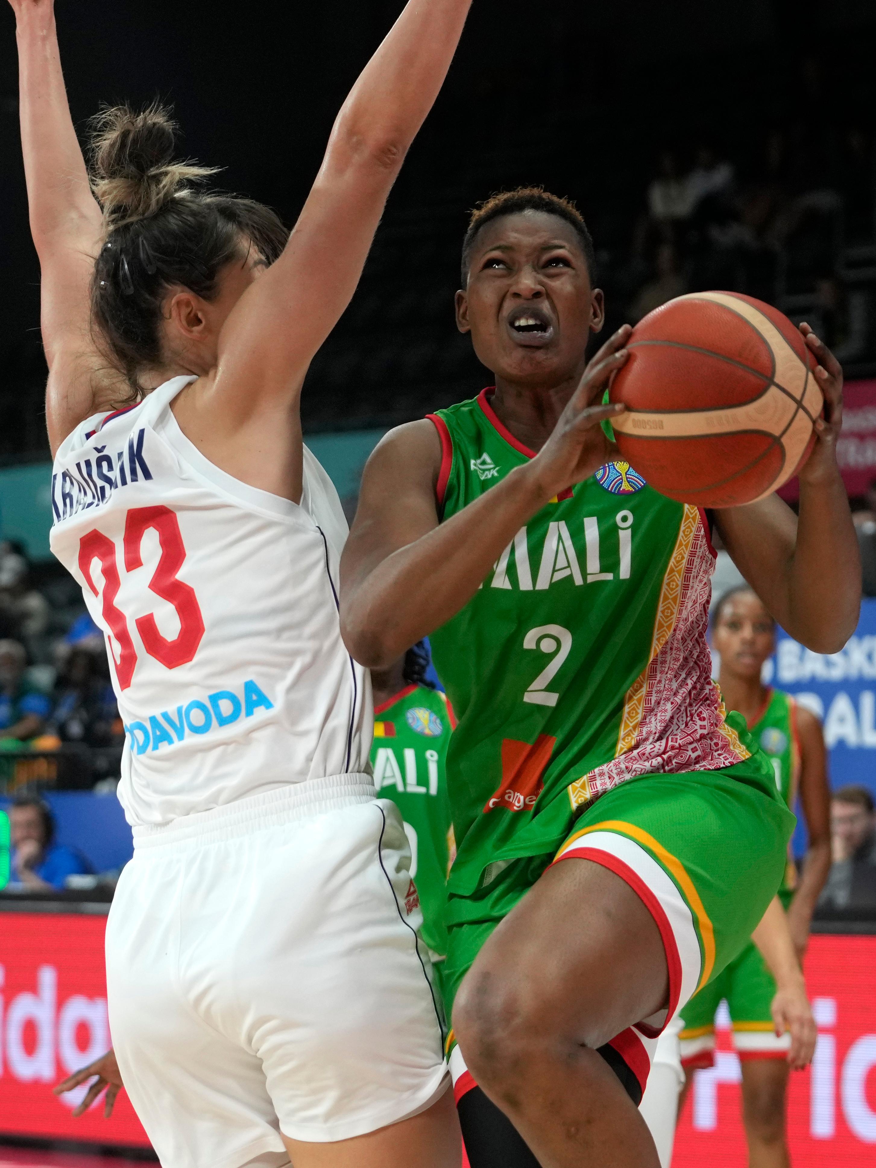 Jogadoras do Mali armam pancadaria após partida no Mundial de Basquete;  assista - Estadão