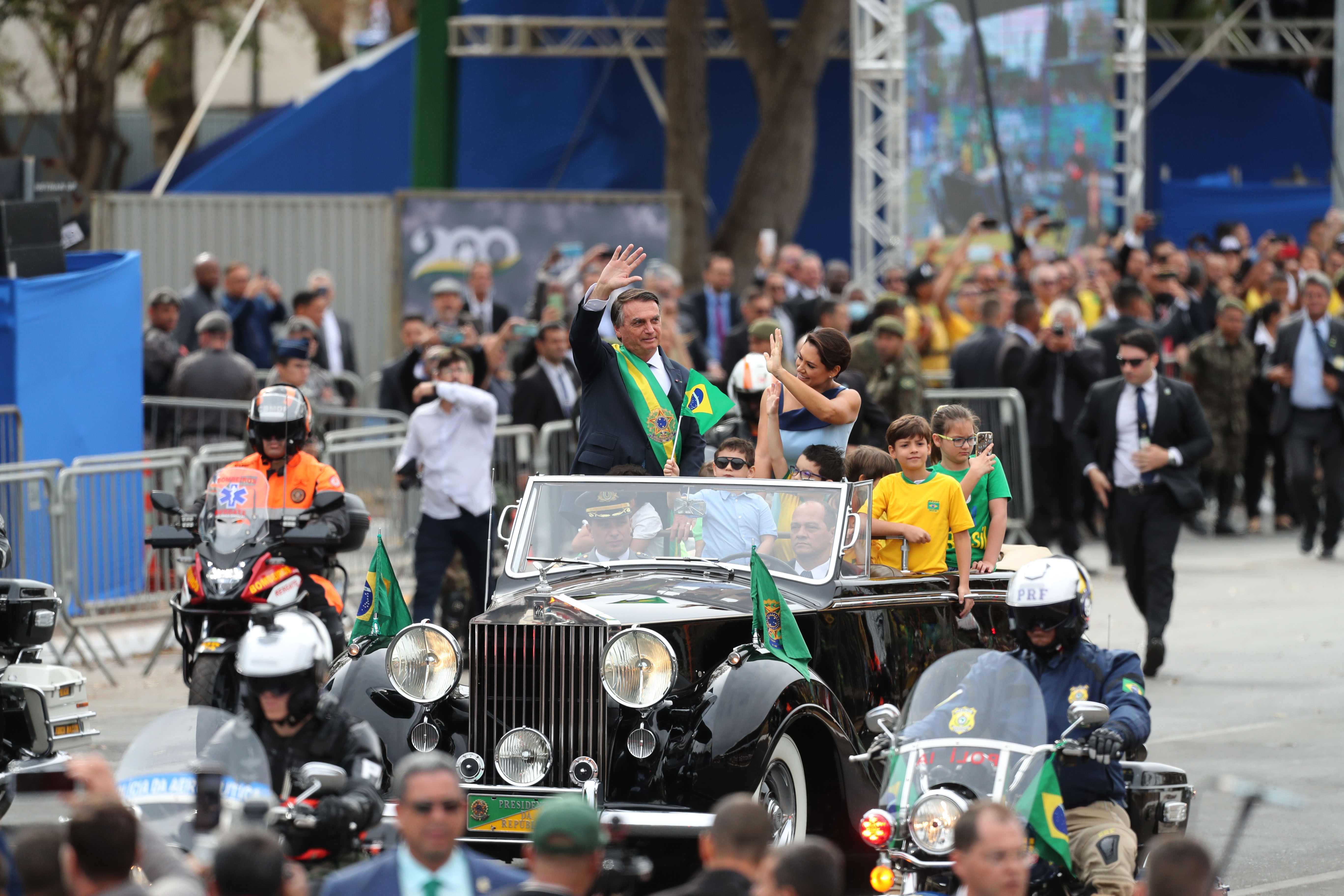7SET: Desfile cívico-militar é o ponto alto da Semana da Pátria em Brasília  - DefesaNet