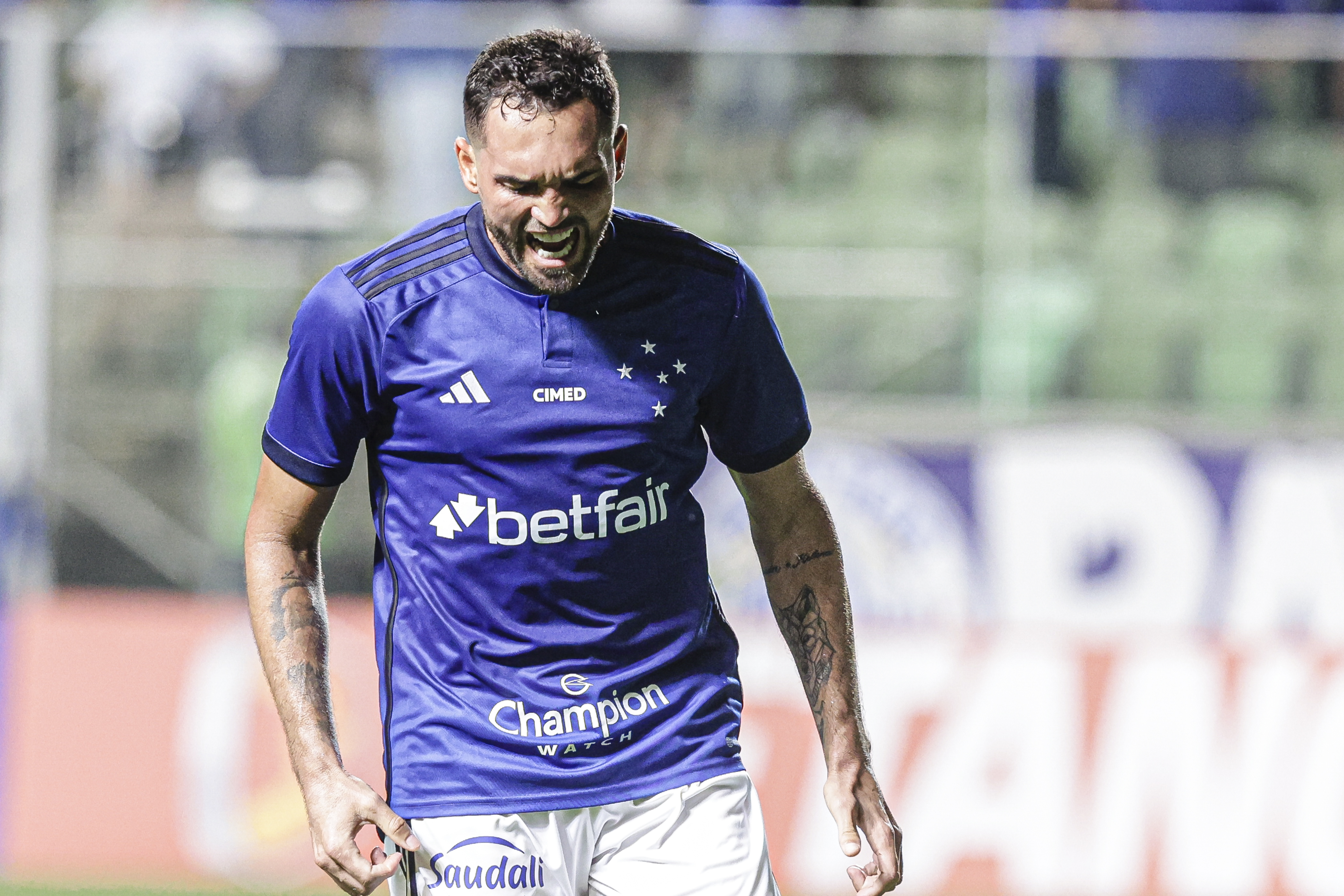 Nikão sobre vaias após empate do Cruzeiro: 'Torcedor está no direito dele