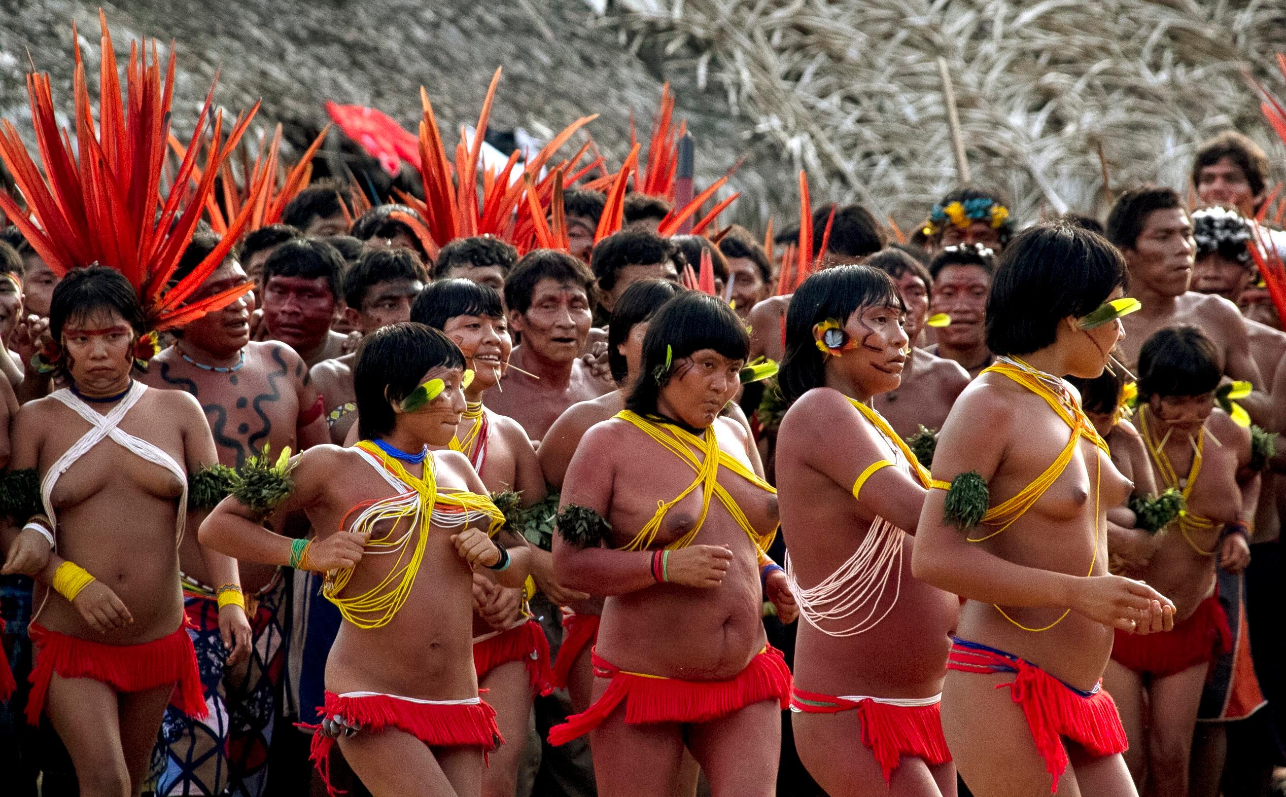 11/01/2023 CADERNO2 / CADERNO 2 / C2 / USO EDITORIAL EXCLUSIVO /  A Fundo / Dança dos índios yanomami (Crédito:Odair Leal/Reuters - 14/10/2012) 