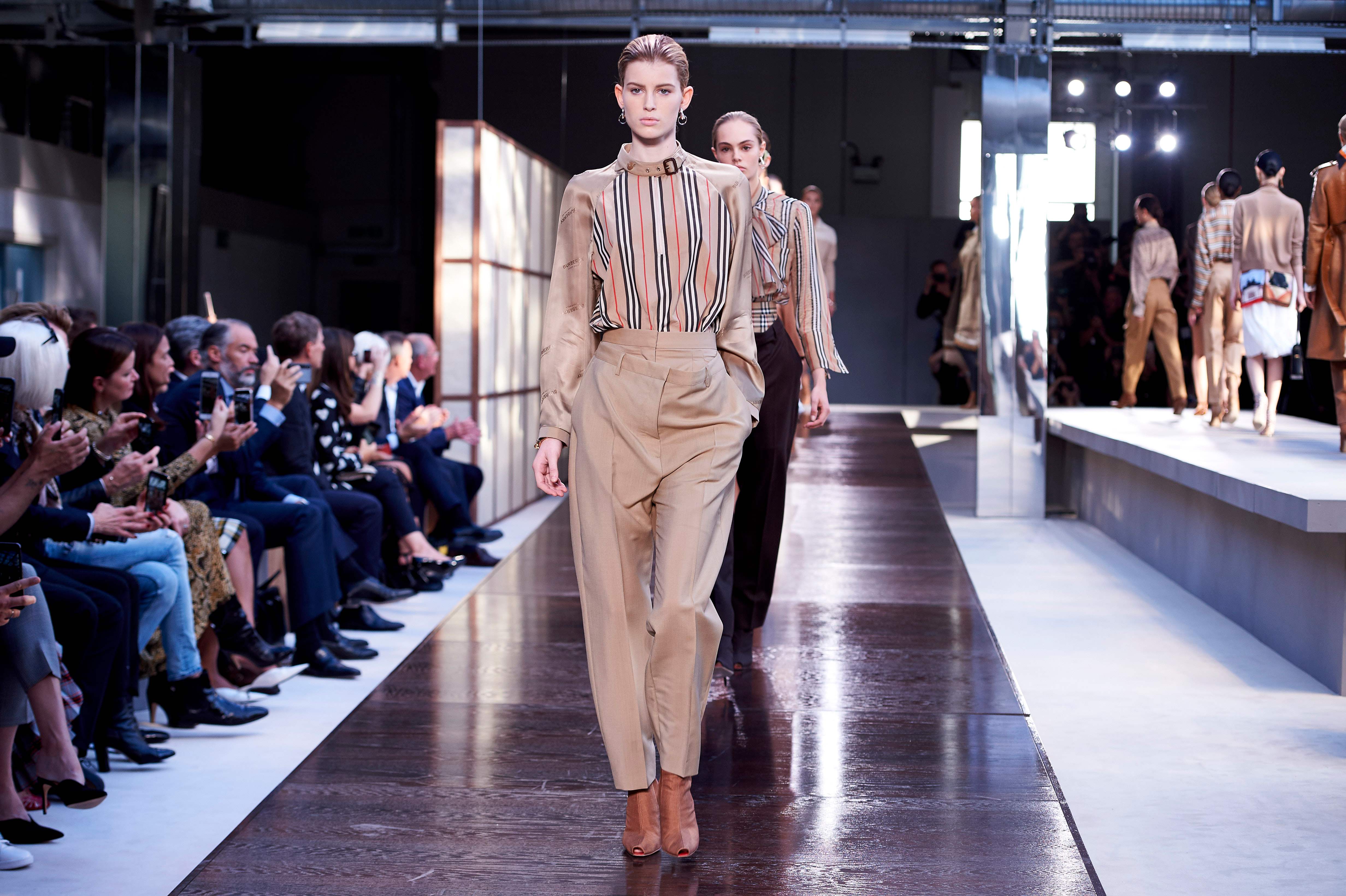 Riccardo Tisci apresenta uma versão jovem da Burberry em sua