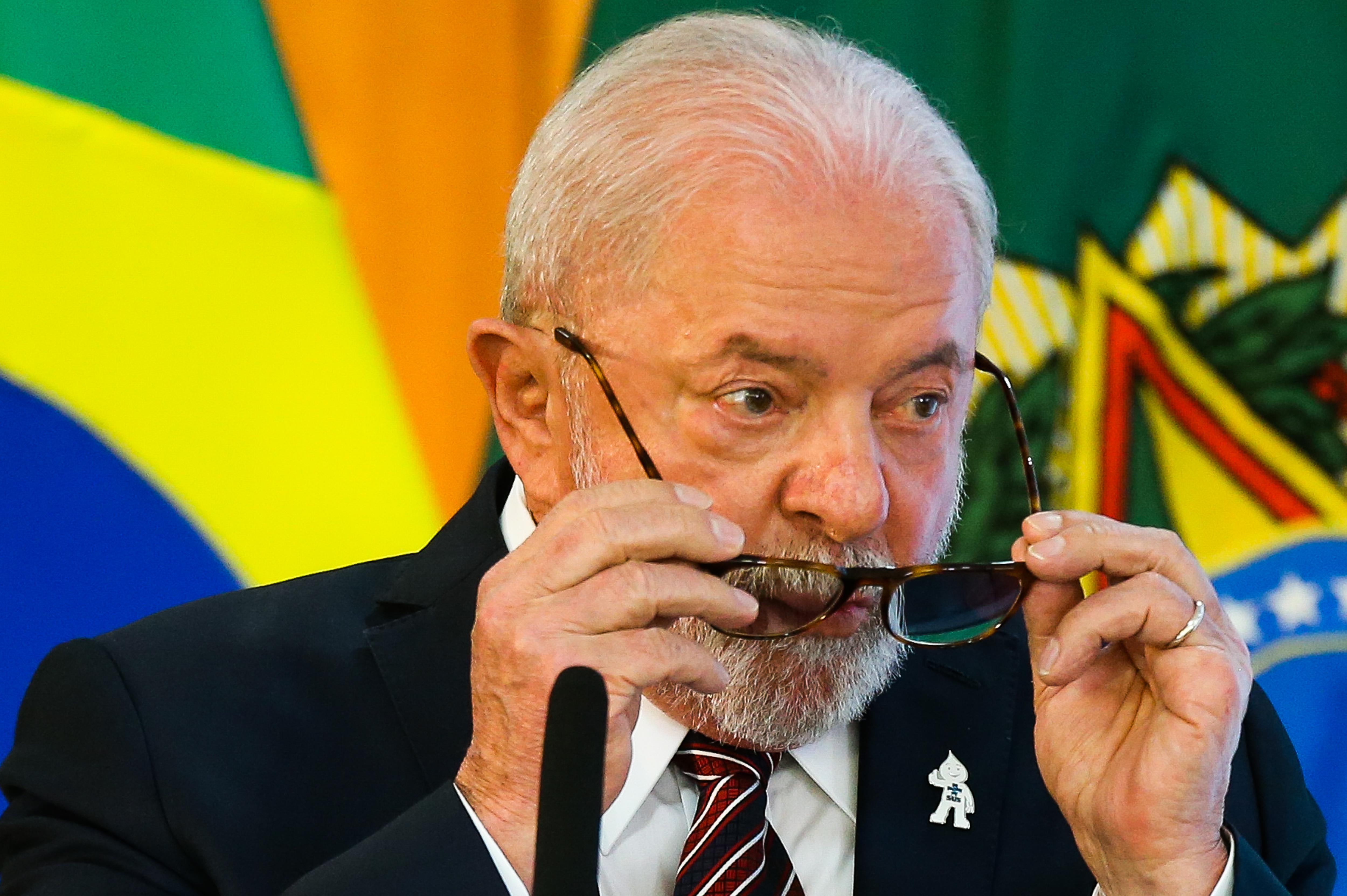 Lula questiona d&oacute;lar como moeda para neg&oacute;cios entre pa&iacute;ses e diz que banco  dos Brics 'liberta' - Estad&atilde;o