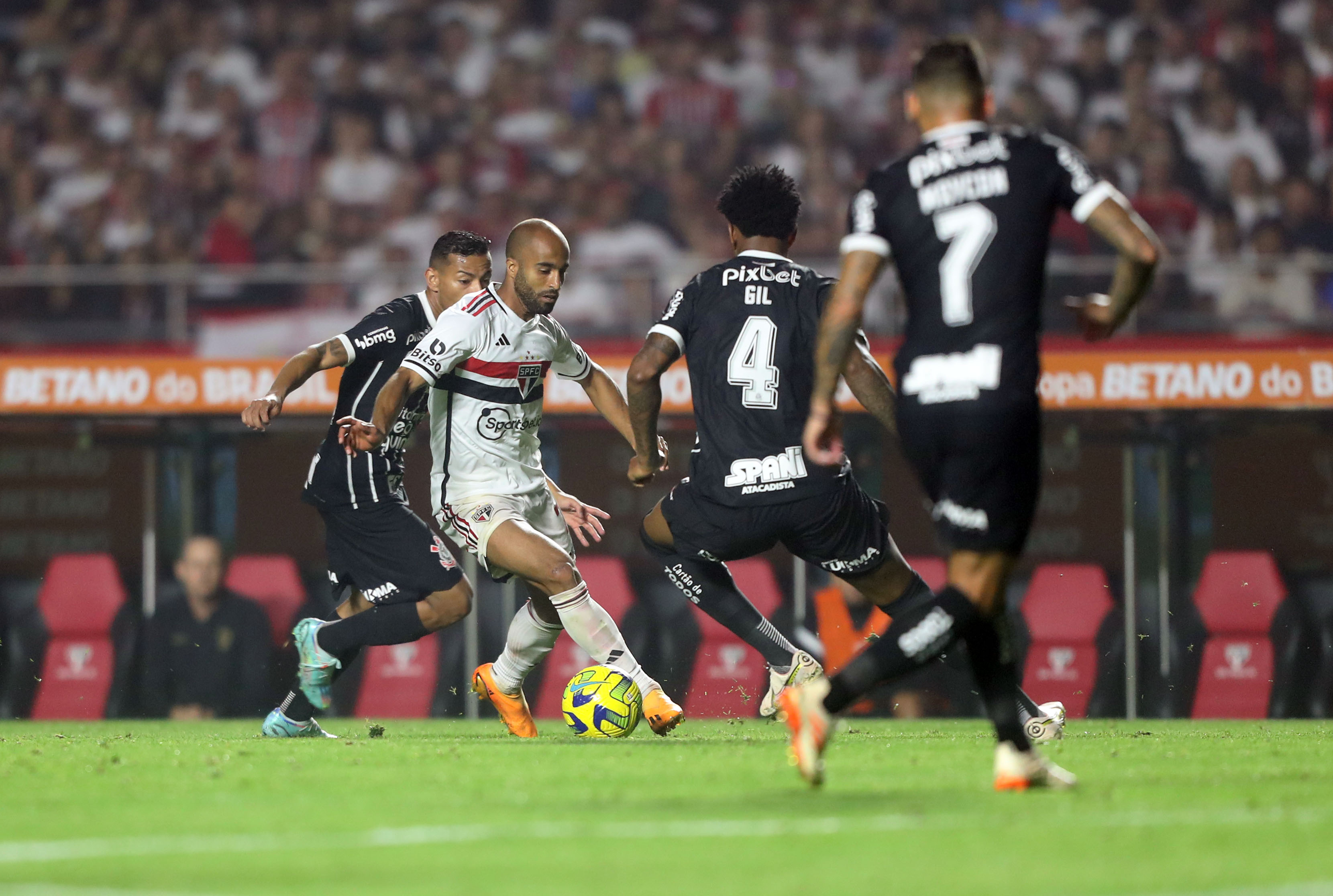 São Paulo recebe o Corinthians em busca de virada e classificação para a  final da Copa do Brasil