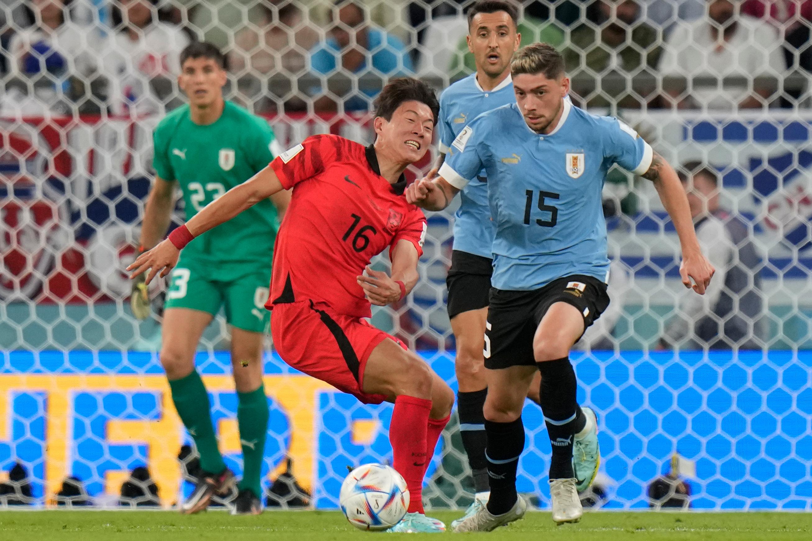 Uruguai para na trave e fica no empate sem gols com a Coreia do