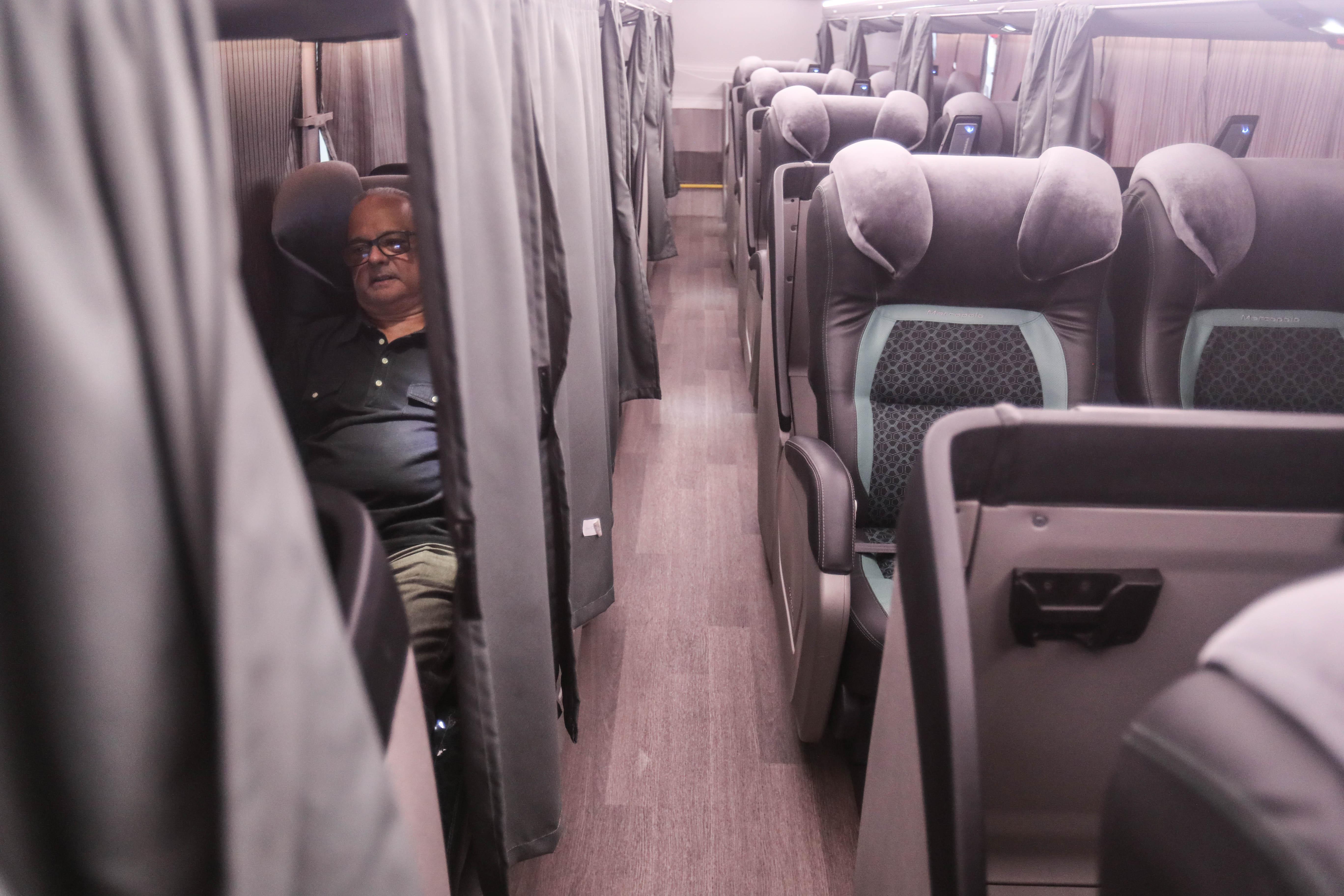 ComperTur Turismo - Todos os ônibus da nossa frota tem esta Sala Vip para  deixar sua viagem ainda mais divertida. Dá pra acreditar que é um ônibus?  🚌