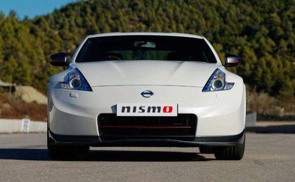 Nissan revela versão atualizada do 370Z Nismo - Estadão