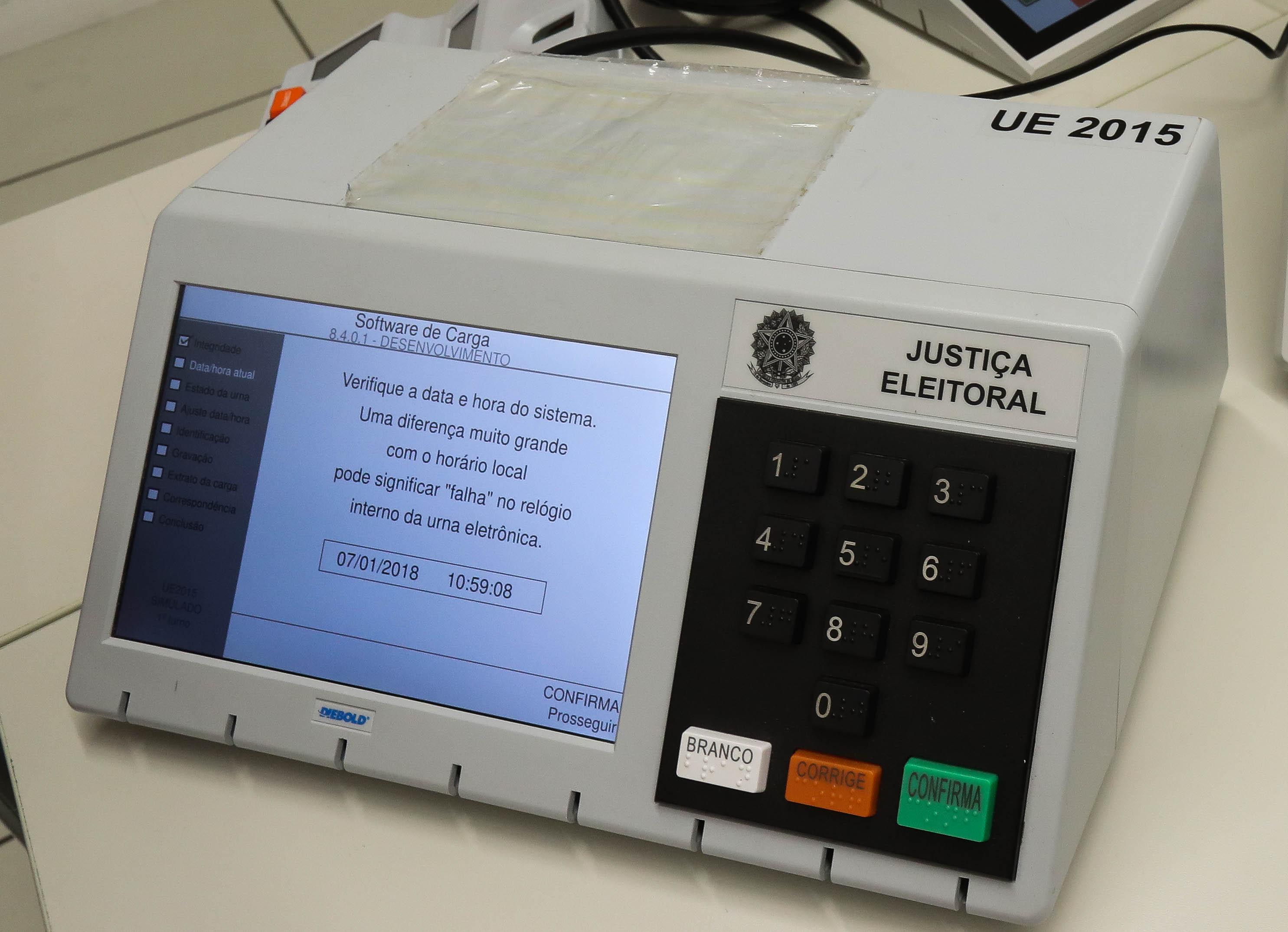 Com novas pesquisas, agregador Estad&atilde;o Dados mostra 44% para Lula e 32%  para Bolsonaro