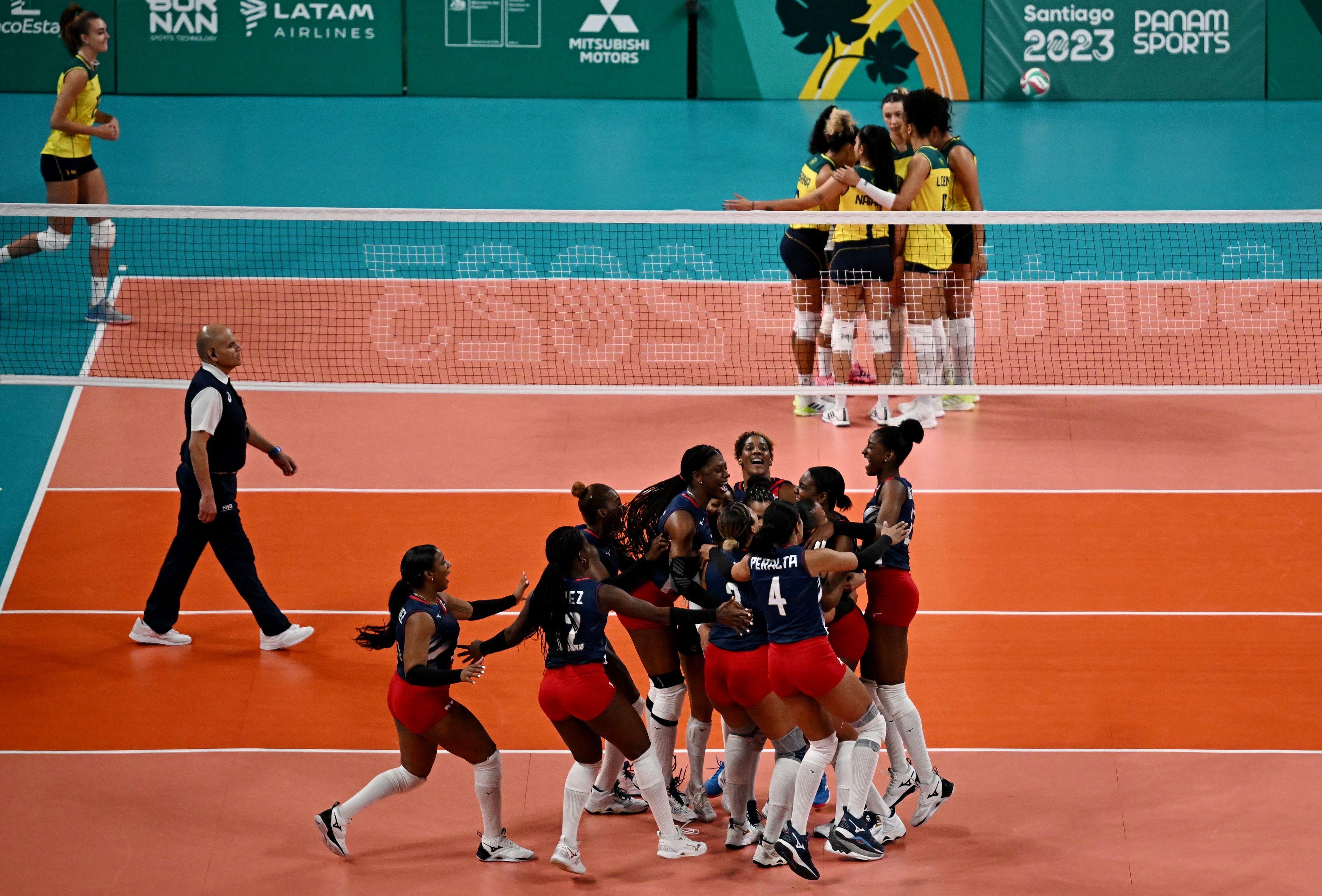 No vôlei feminino, Brasil vence República Dominicana no tie break