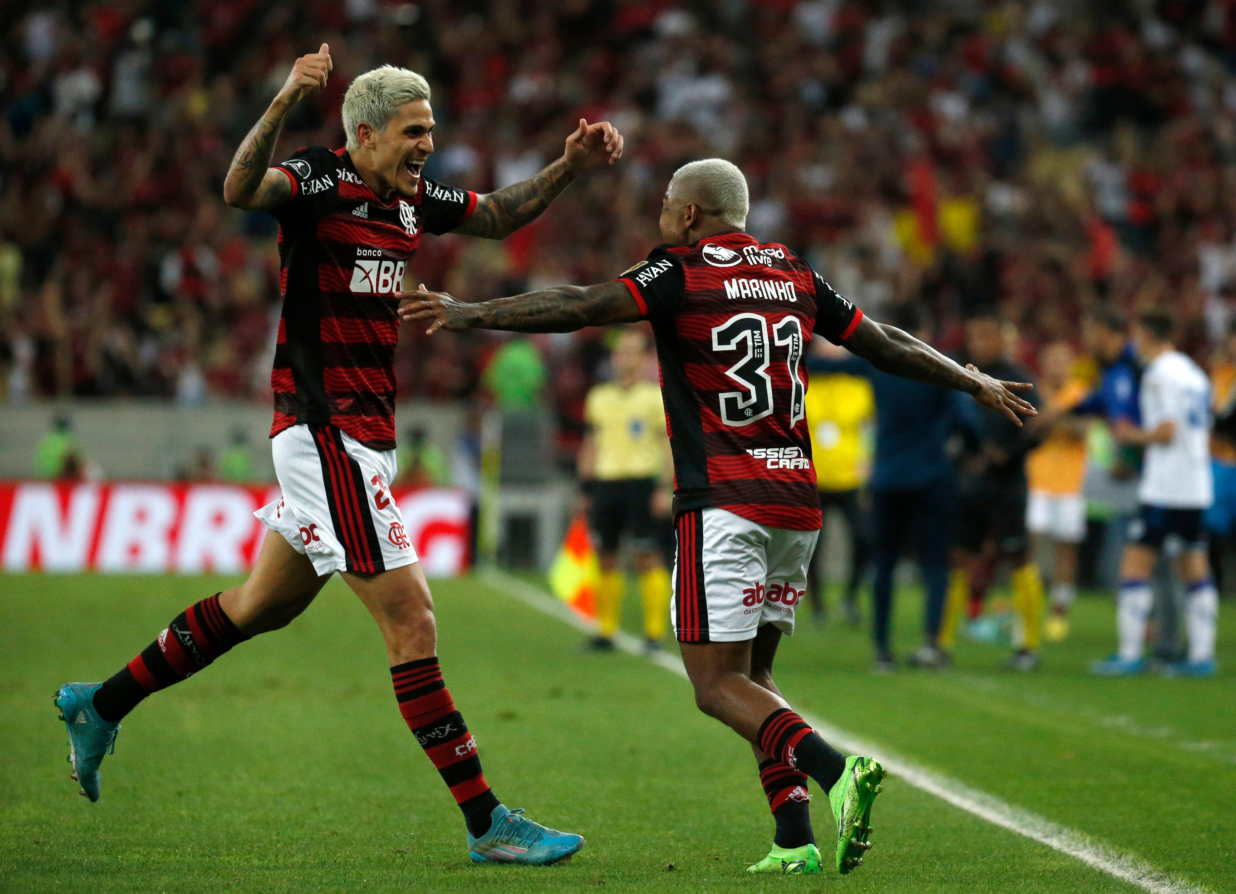 Queria, mas não levou: Vélez não dá bola do jogo a Pedro, destaque do  Flamengo, flamengo