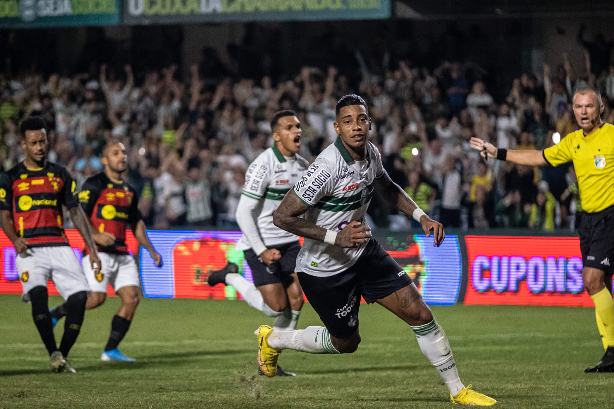 Futebol brasileiro: jogador do Flamengo é citado em esquemas de