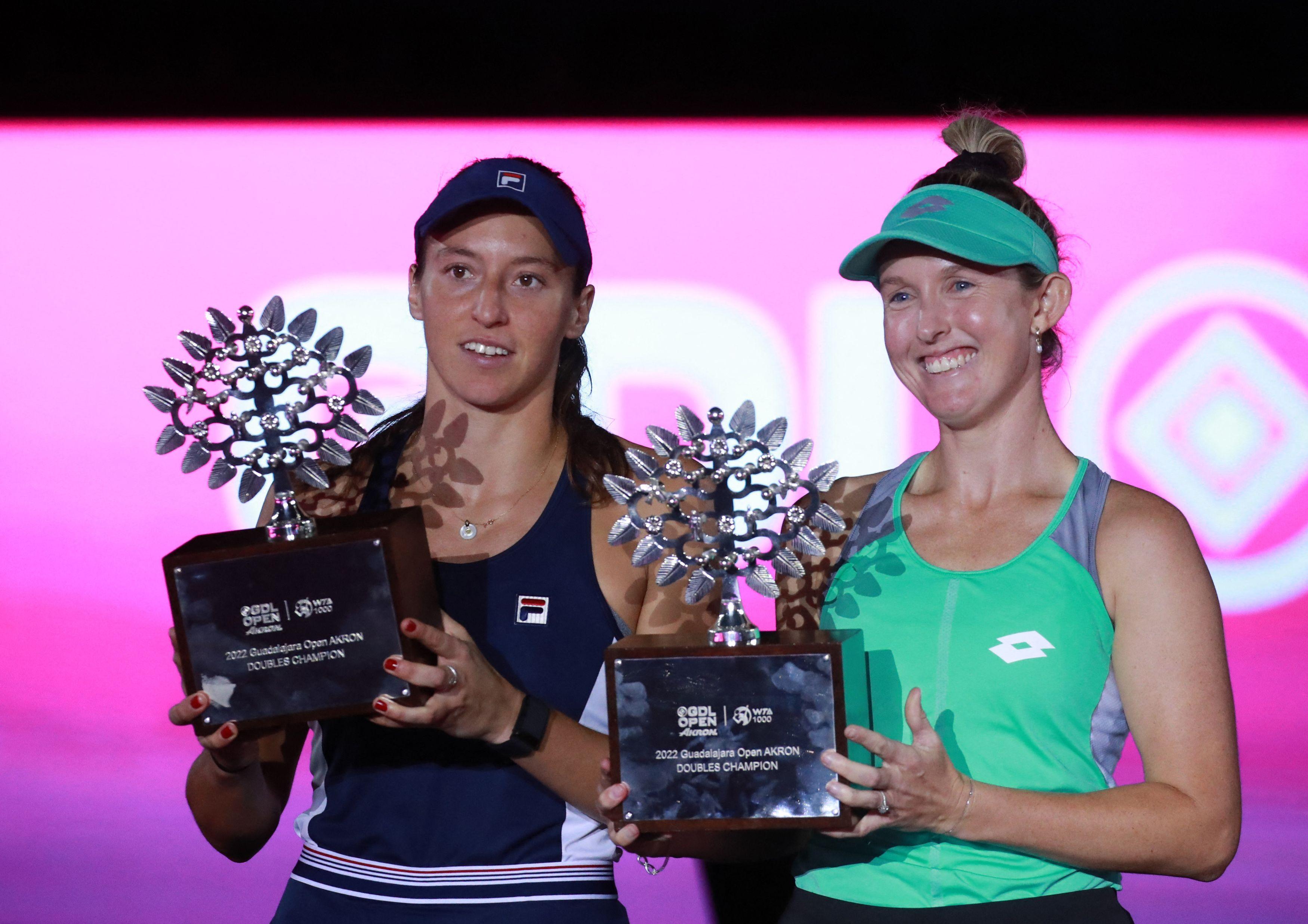 Luisa Stefani vence torneio feminino de duplas do WTA 1000 em