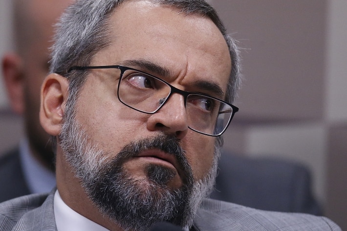 Thread by @franciscorazzo: ABRAHAM WEINTRAUB tem uma ideia fixa e