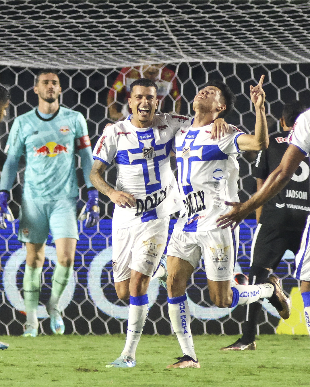 Estreante, Água Santa vence Ferroviária com pênalti polêmico no