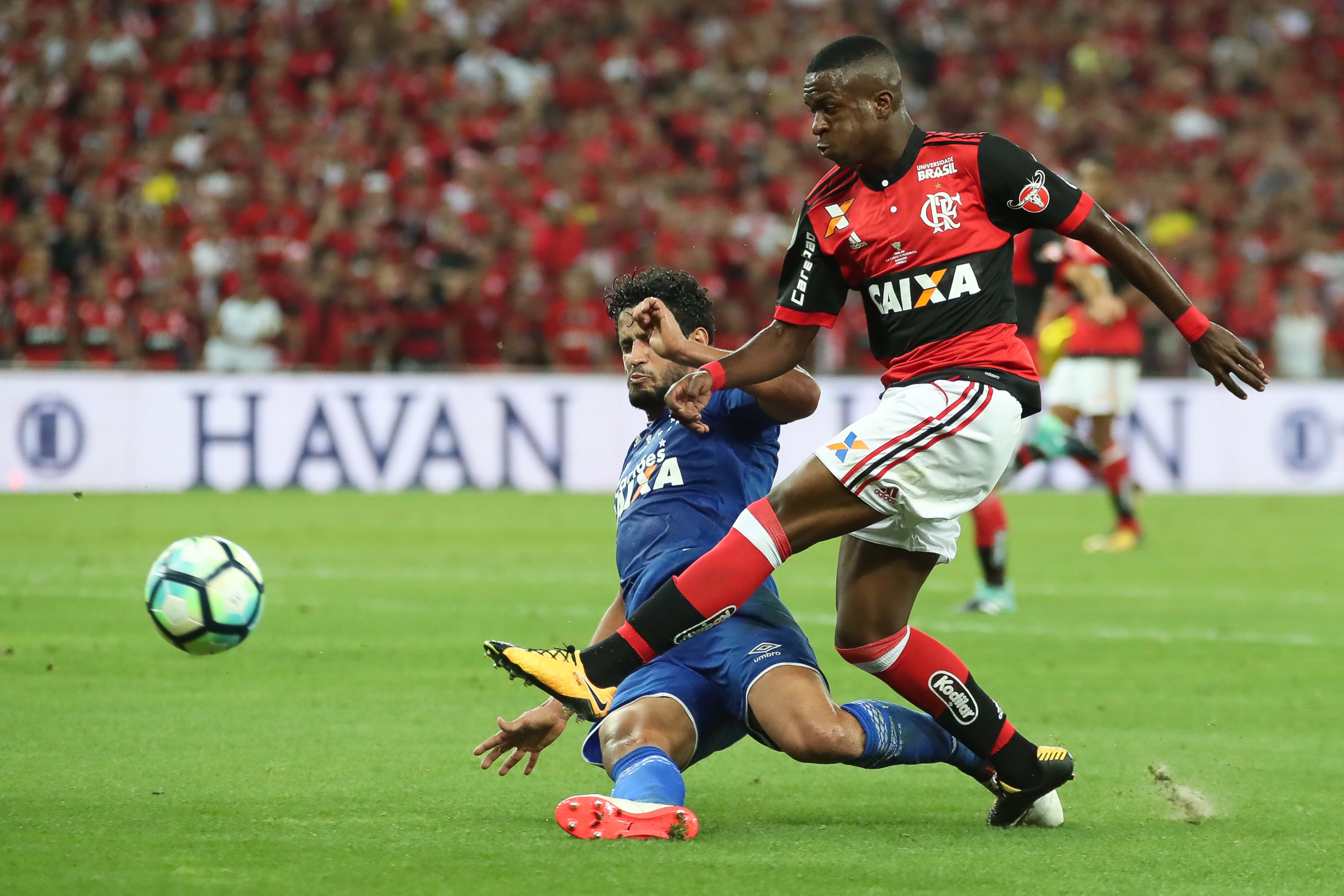 Flamengo usará camisa escrito: Todos com Vini Jr. em jogo contra o  Cruzeiro - Jogo24