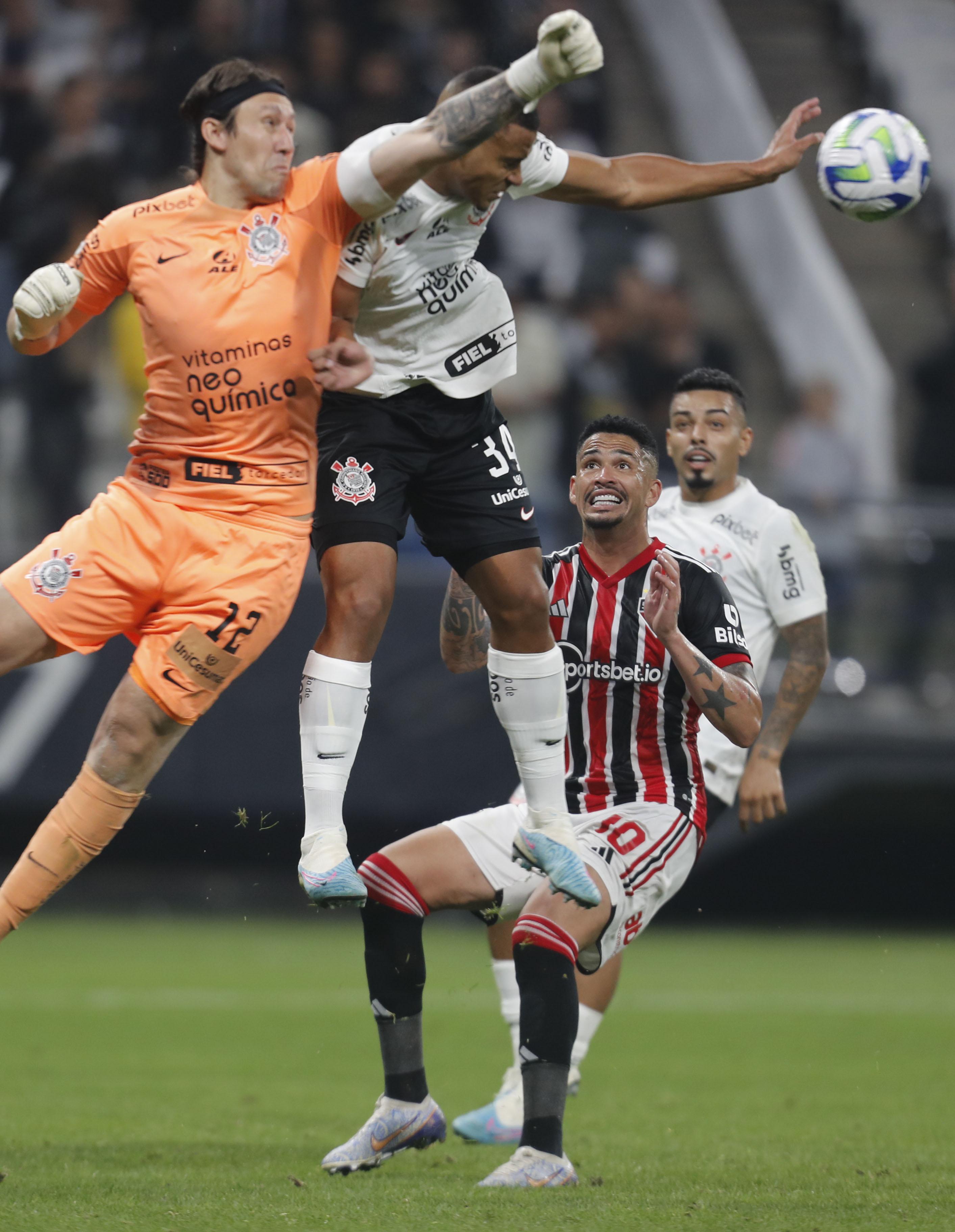 Corinthians segura empate com São Paulo e mantém tabu em jogo com