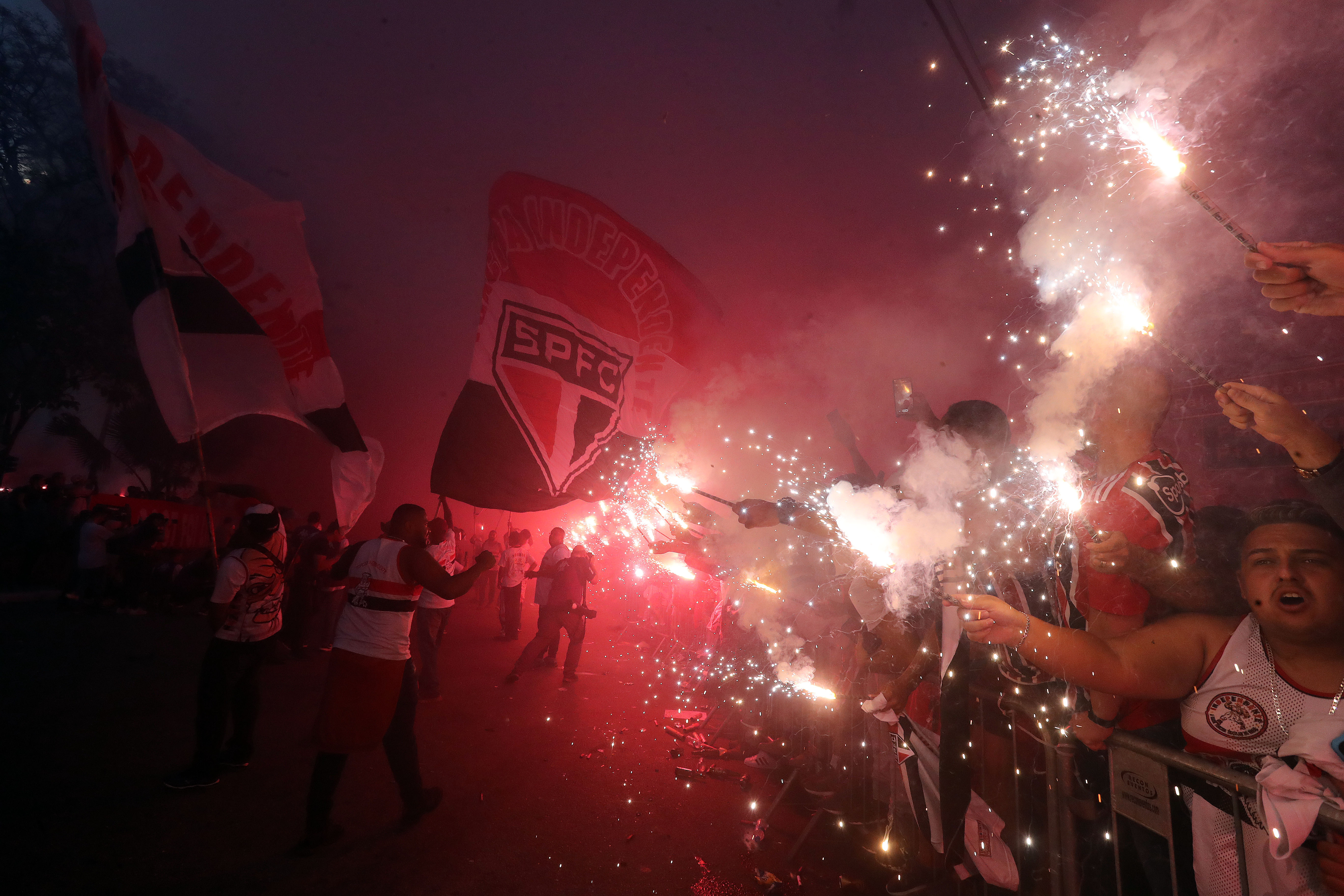 São Paulo x Corinthians: QUEM É MELHOR? (16/08/23) 