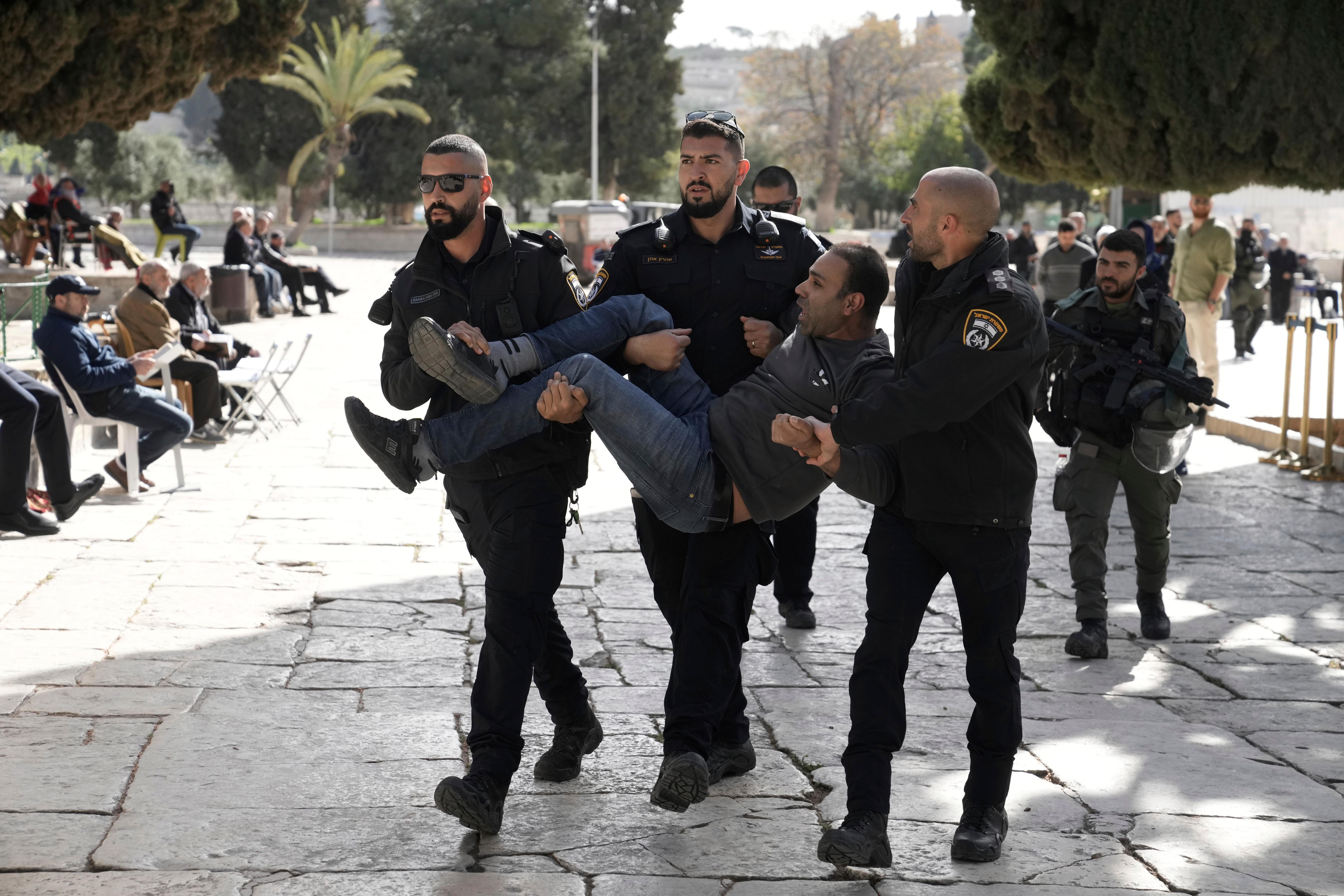 Distrito Central, Israel Mesquitas e história islâmica: MELHORES, Aposte no  sucesso com quanto ganha um policial do bope