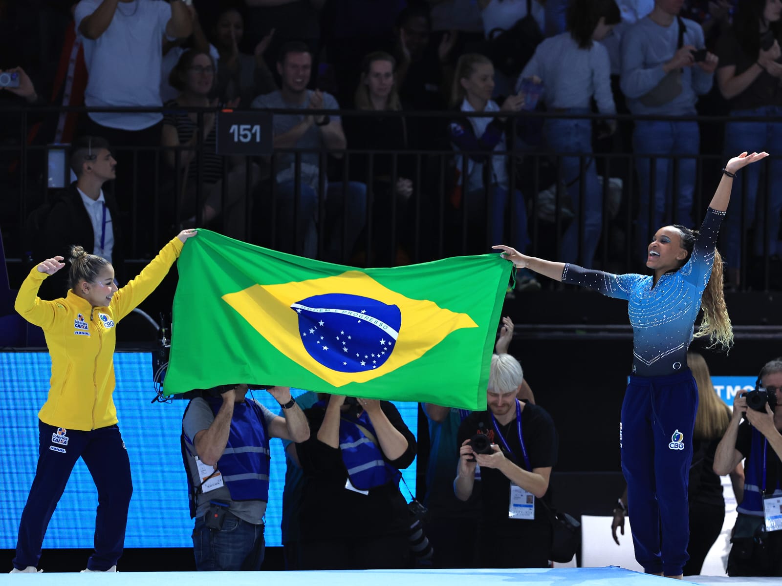 Simone Biles x Rebeca Andrade: referências na ginástica artística se  enfrentam em finais do Mundial - Estadão