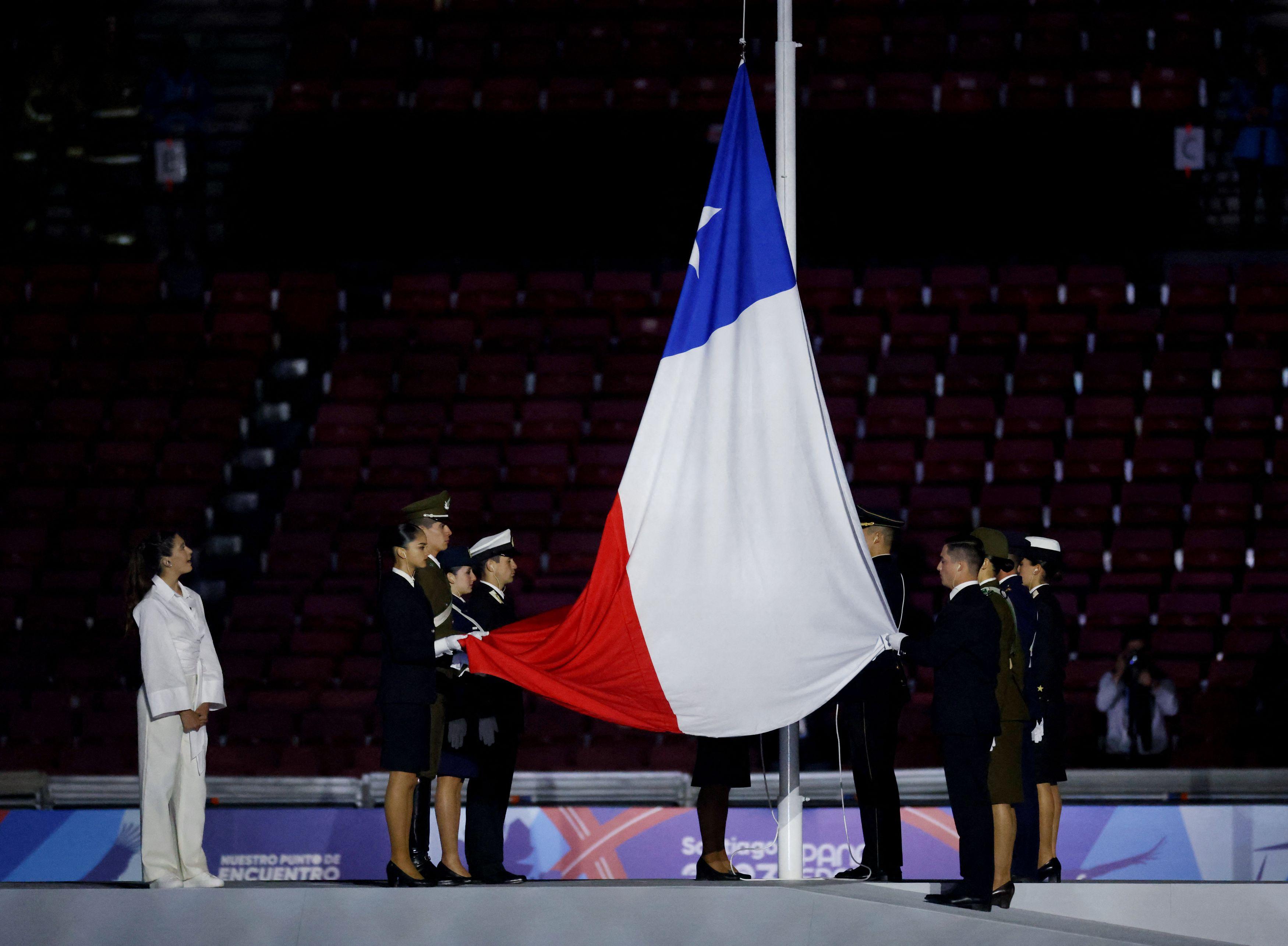 Chile abre Jogos Pan-Americanos com show de cores, música e dança; veja  imagens - Folha PE
