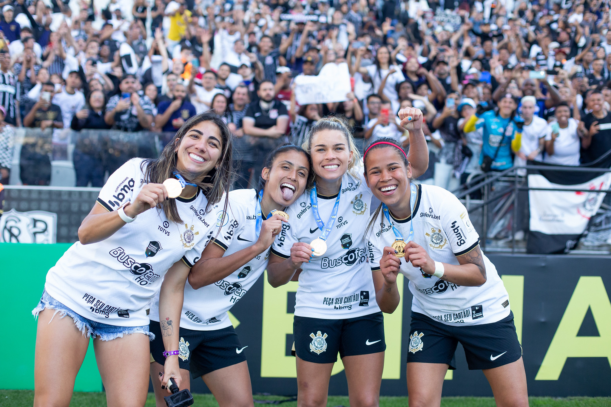 Jogadora Tamires durante cerimônia de Premiação do Campeonato Paulista  Feminino