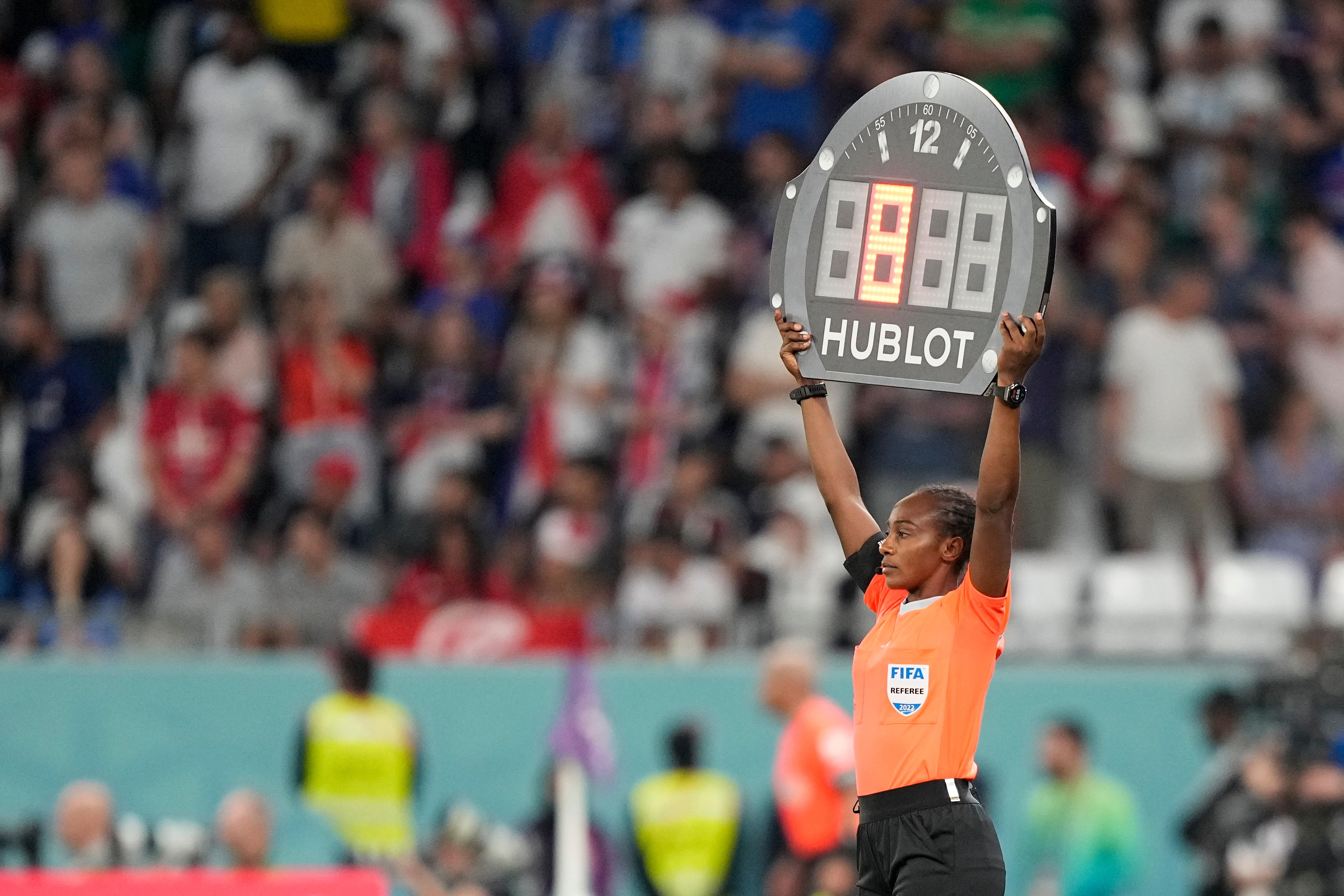Fim dos 90 minutos? FIFA discute mudança no tempo dos jogos para 2024