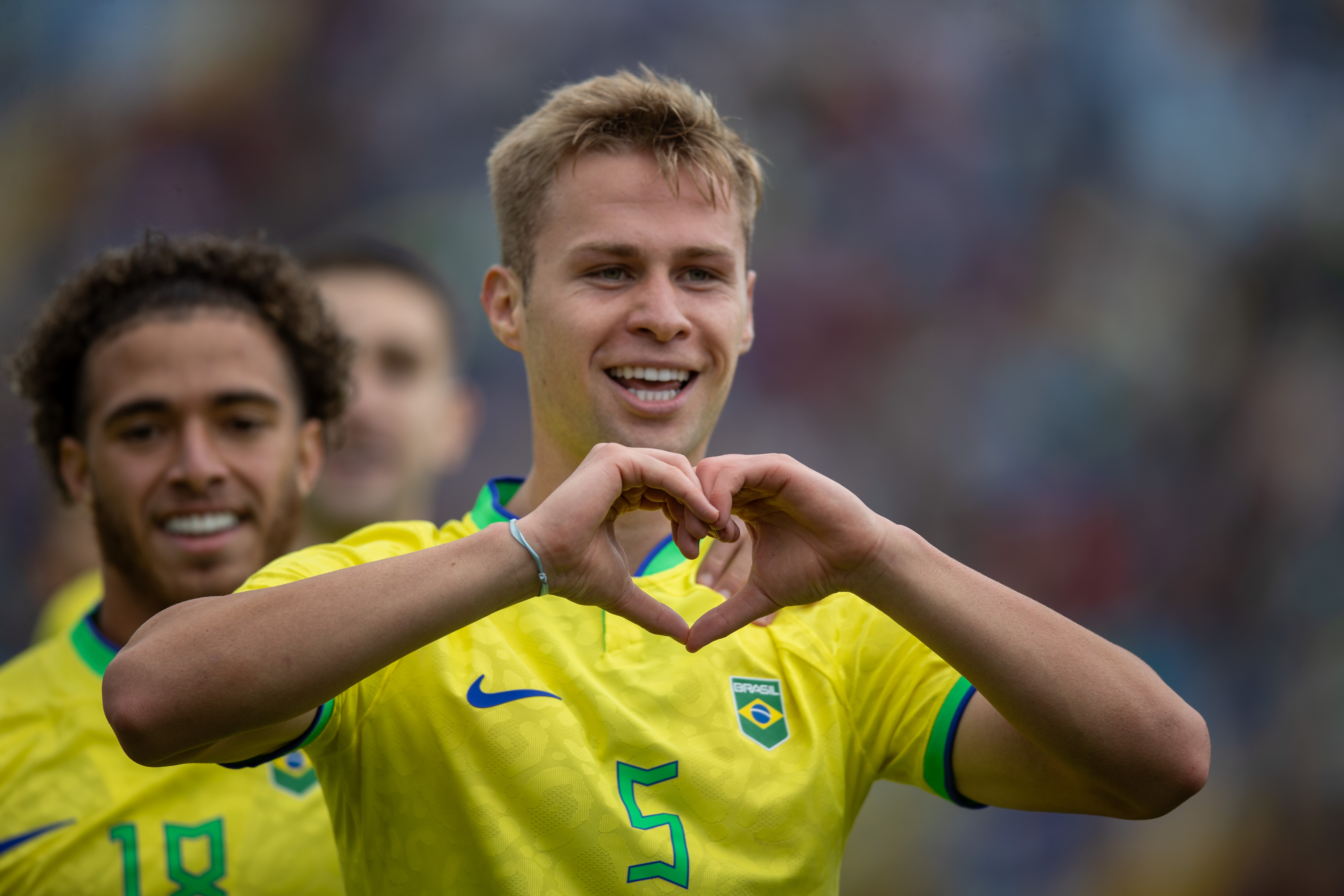 Hoje tem partida da Seleção Masculina de Futebol, que estreia nos