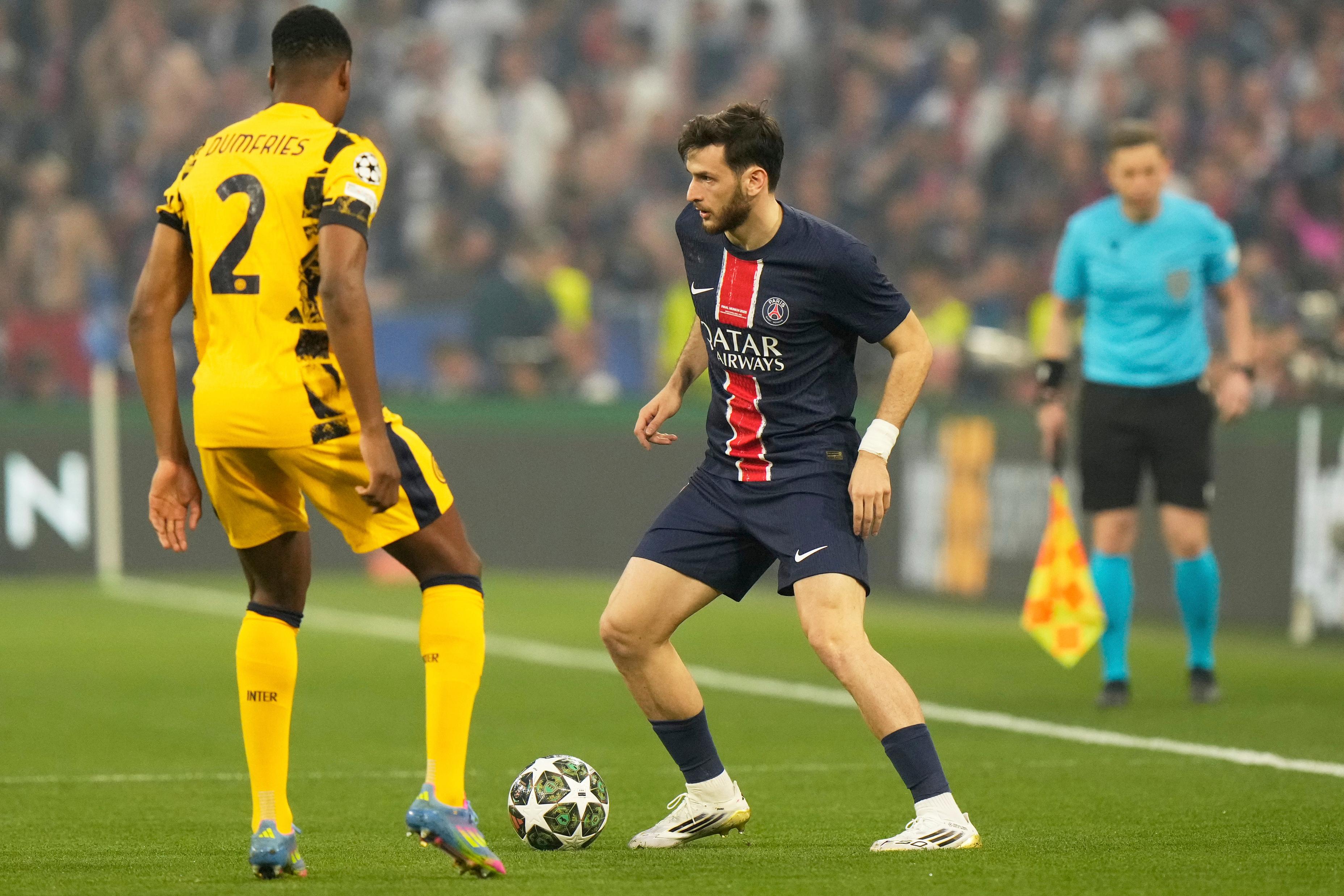 Kvaratskhelia chega ao PSG no meio da temporada e se torna um dos