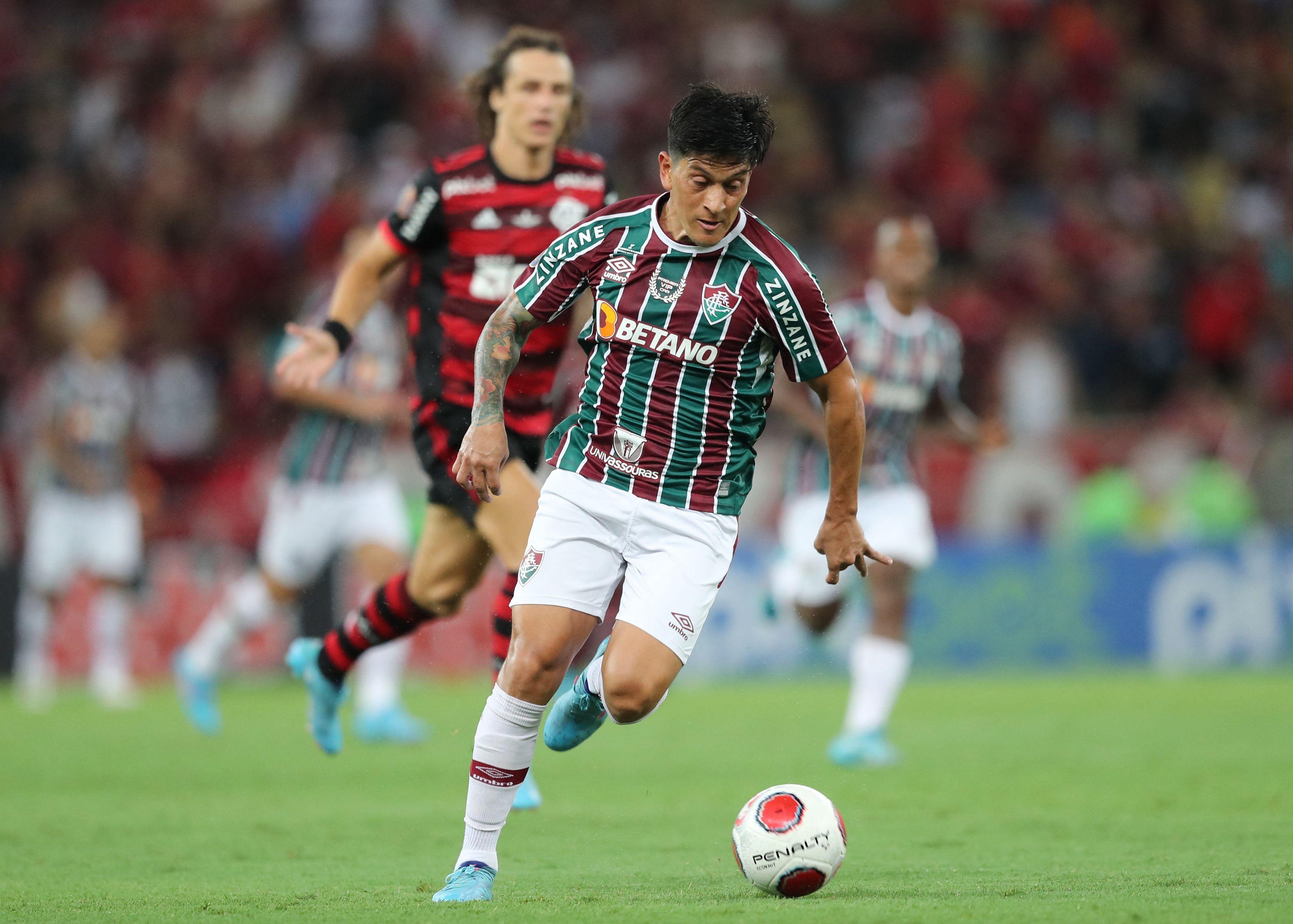 Em grande jogo, Fluminense quebra invencibilidade do Flamengo e assume o 2º  lugar