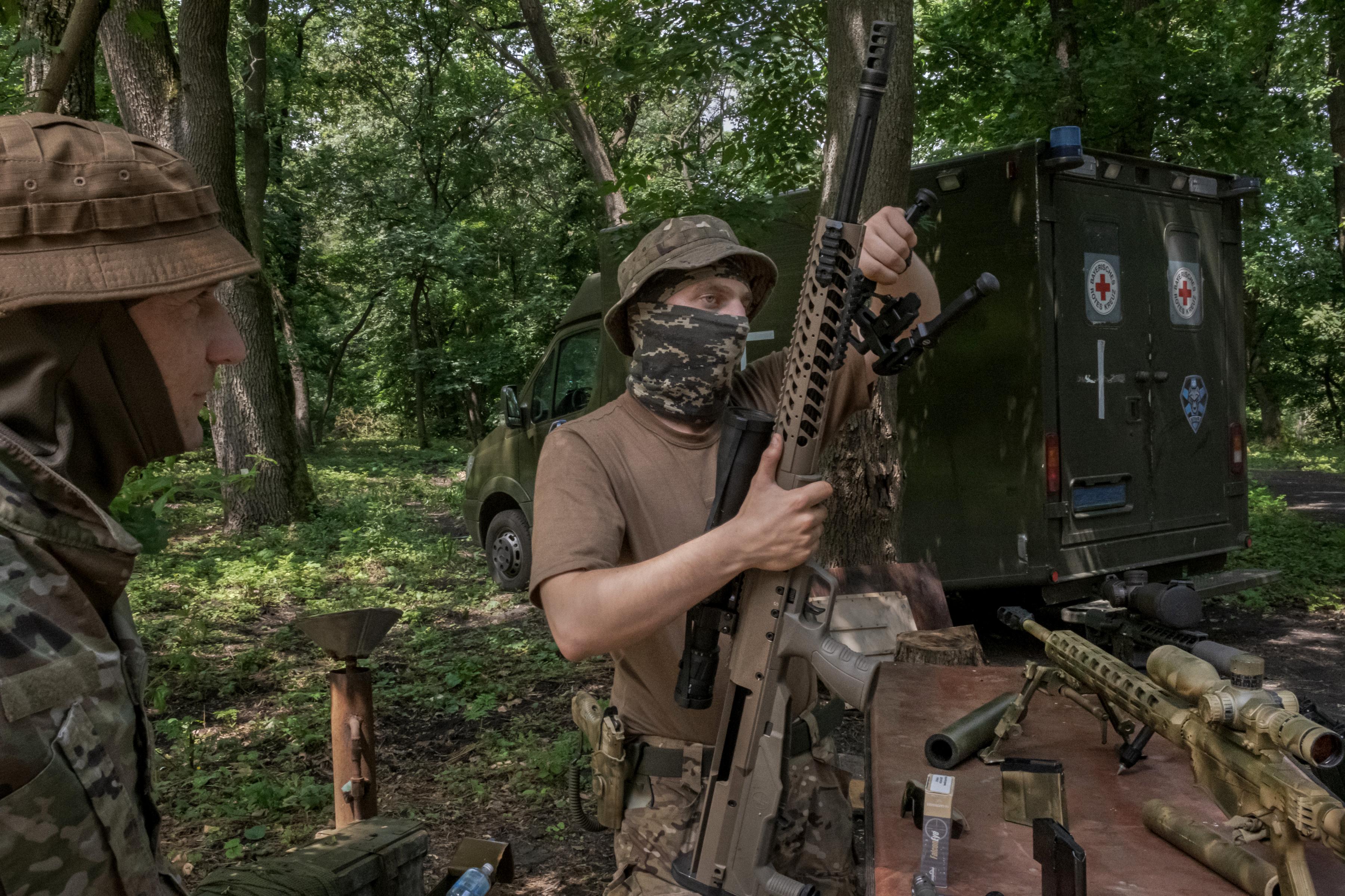 Encontre o sniper': Ucrânia desafia internautas a encontrarem atiradores de  elite camuflados - Fotos - R7 Internacional