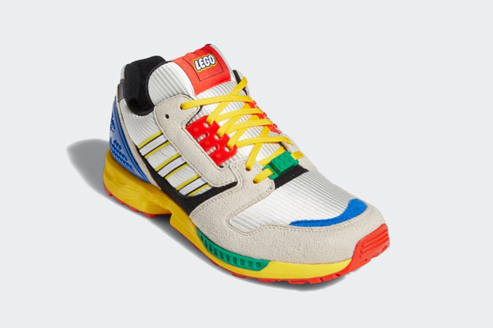 Adidas e LEGO lançam tênis inspirado nos blocos de montar - Estadão