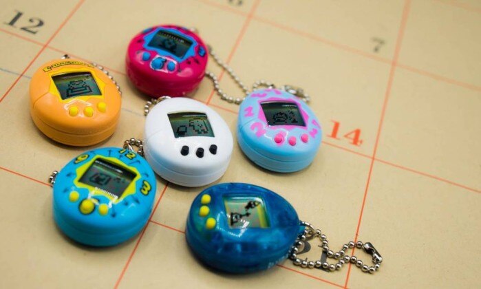 Tamagochi volta com força e substitui smartphones na mão das crianças