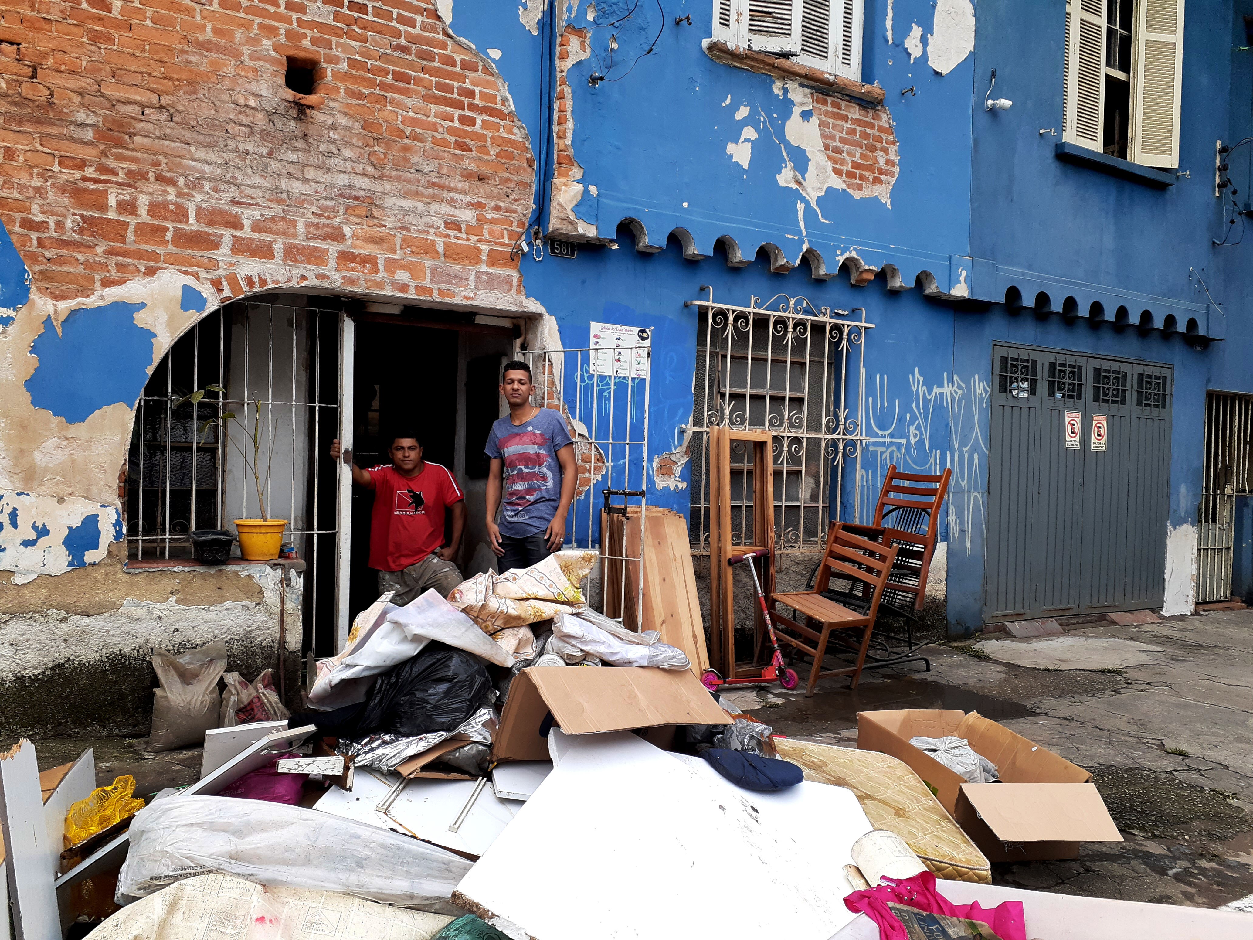 No Bom Retiro, moradores e comerciantes tentam se recuperar do