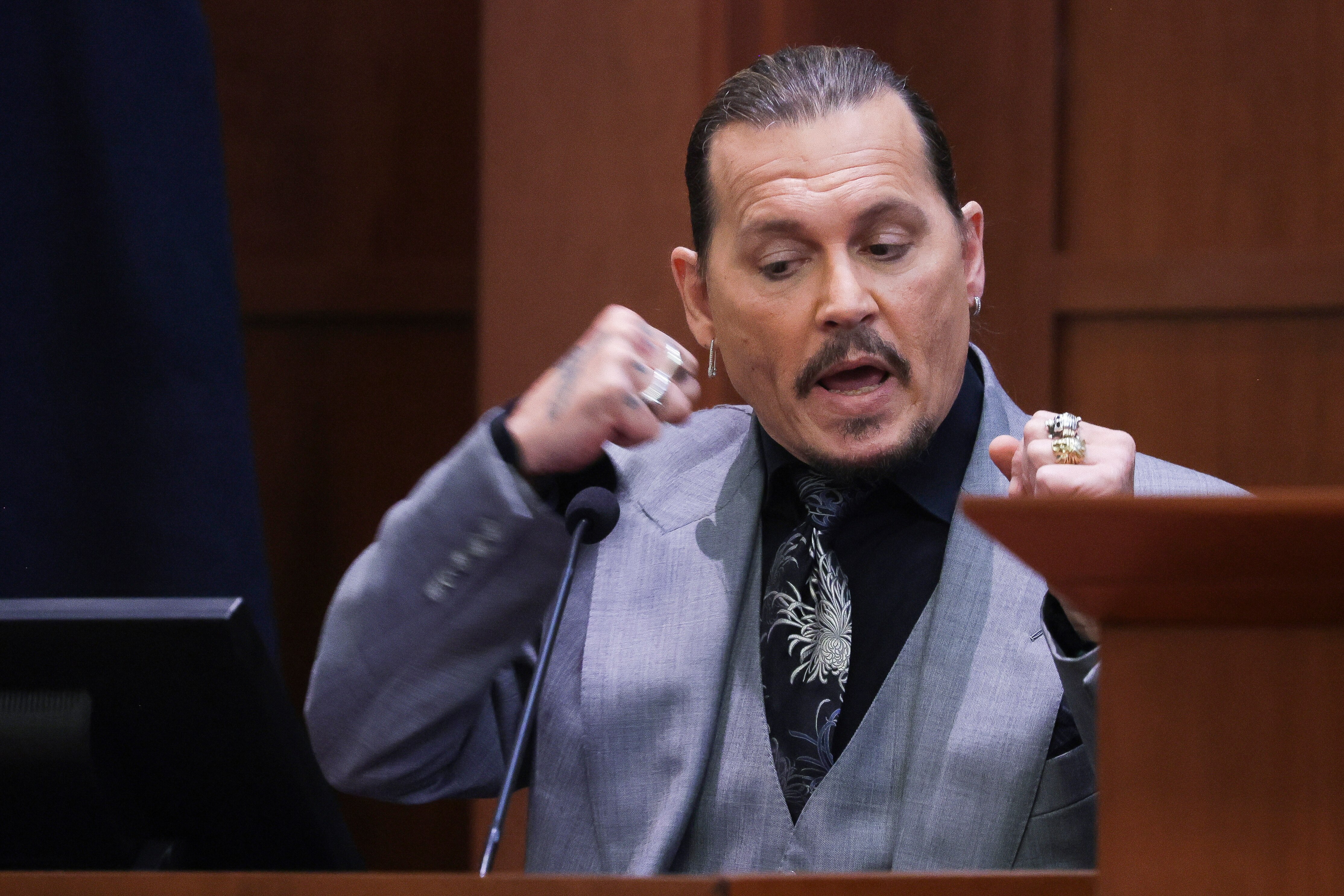 Termina interrogatório de Johnny Depp em julgamento contra sua ex