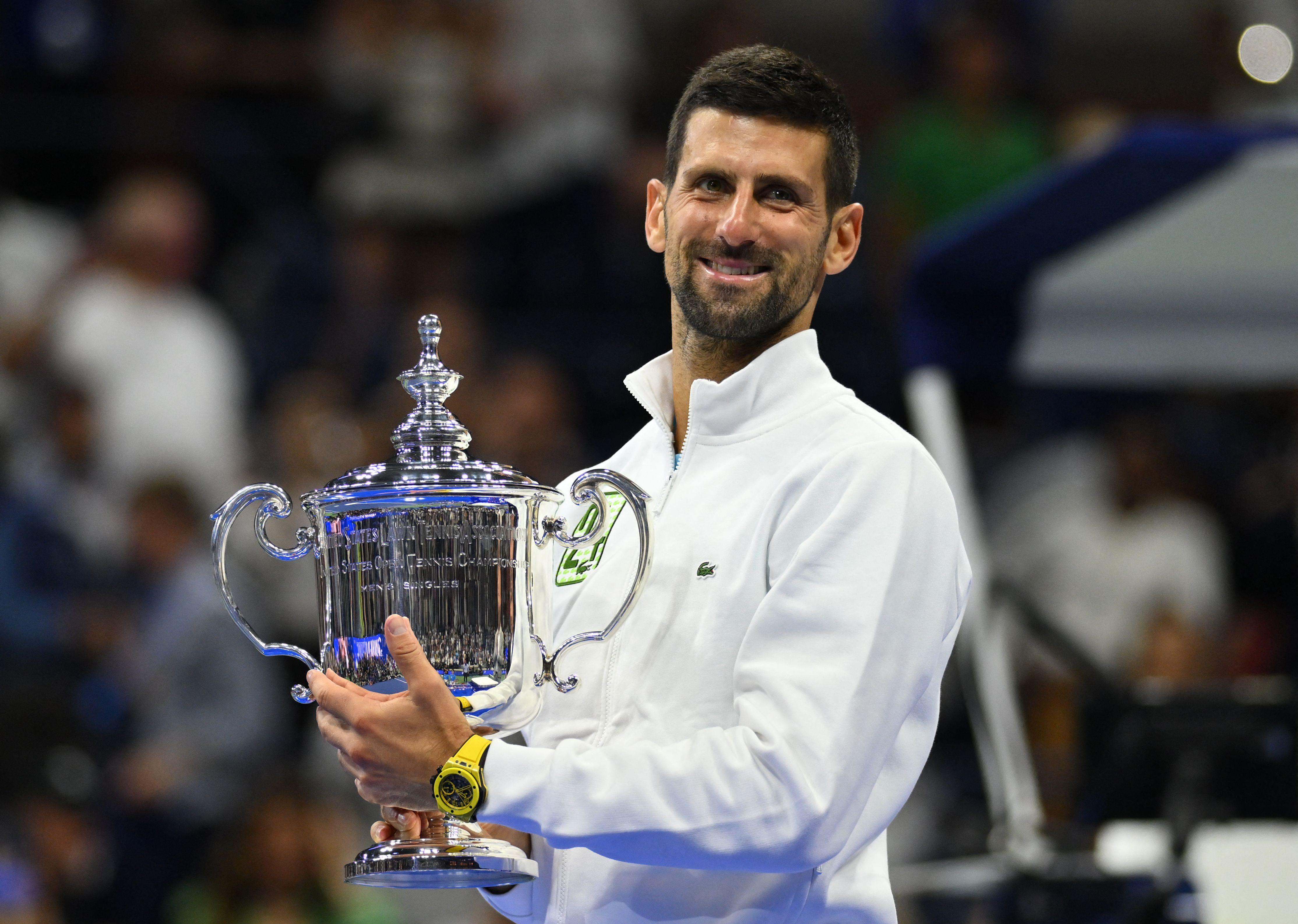 Bastou uma vitória de Djokovic no primeiro jogo do US Open para garantir  uma mudança de trono no ténis