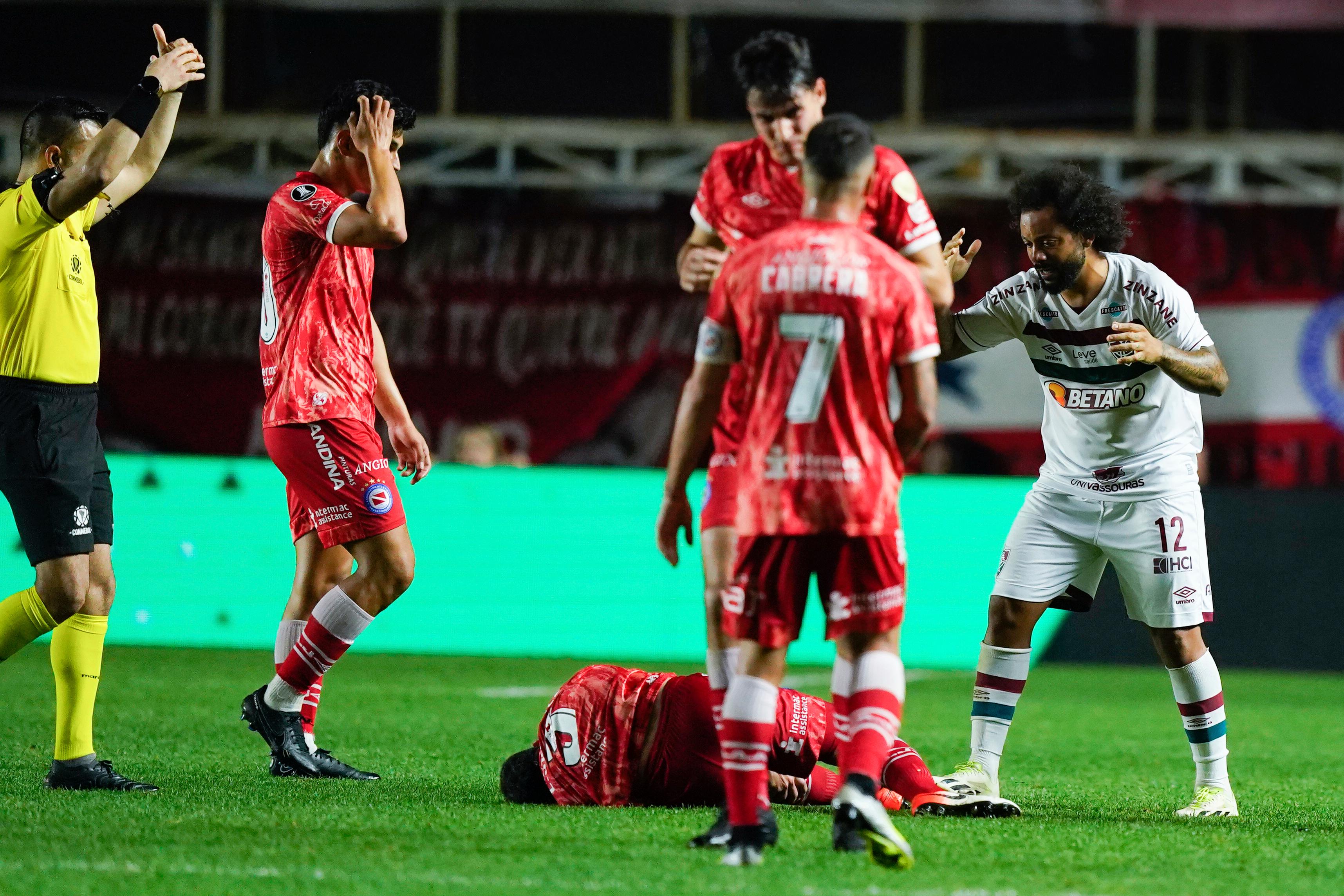 Lesão do jogador Luciano Sanches do Argentino Juniors (NSFW) : r